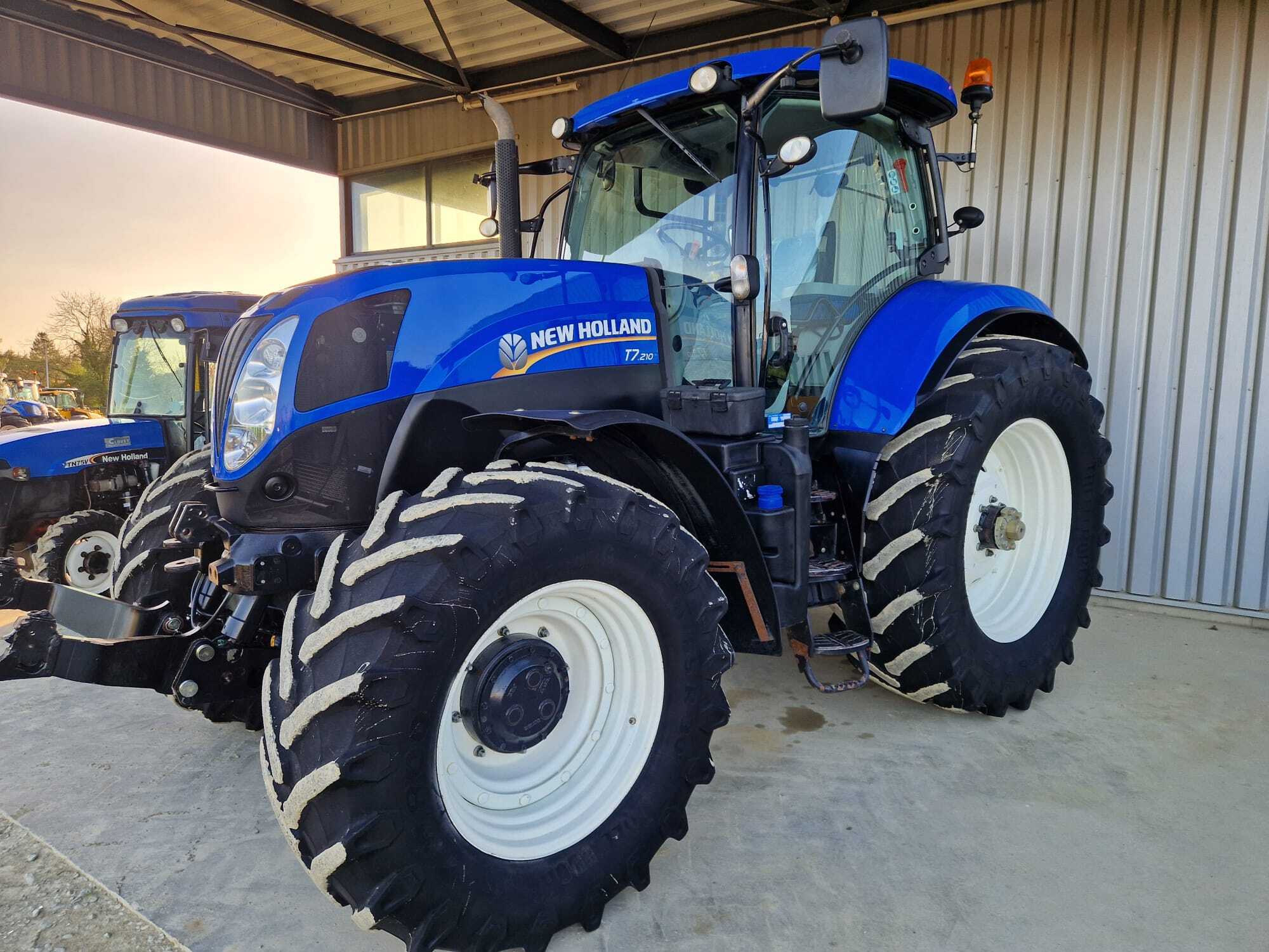 NEW HOLLAND T7.210 PC