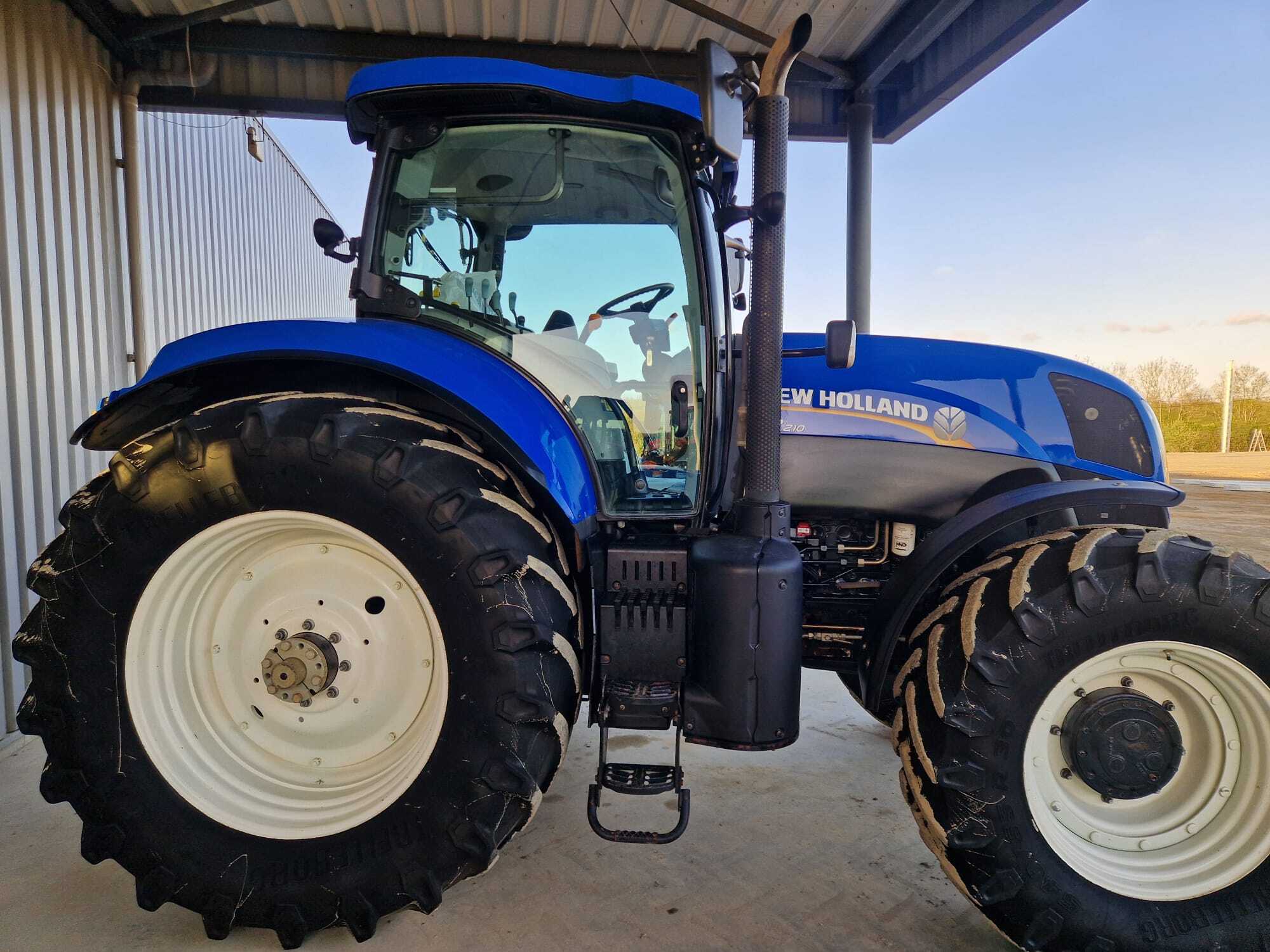 NEW HOLLAND T7.210 PC