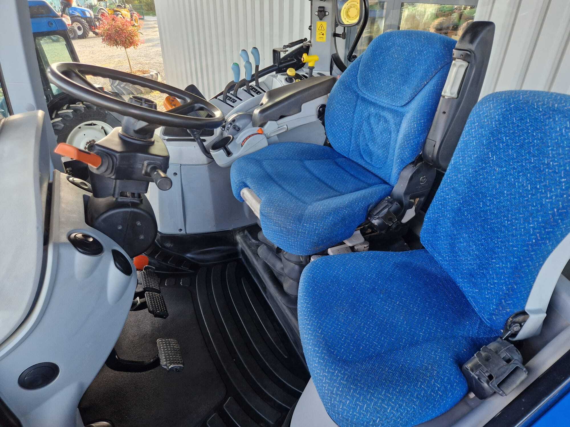 NEW HOLLAND T7.210 PC