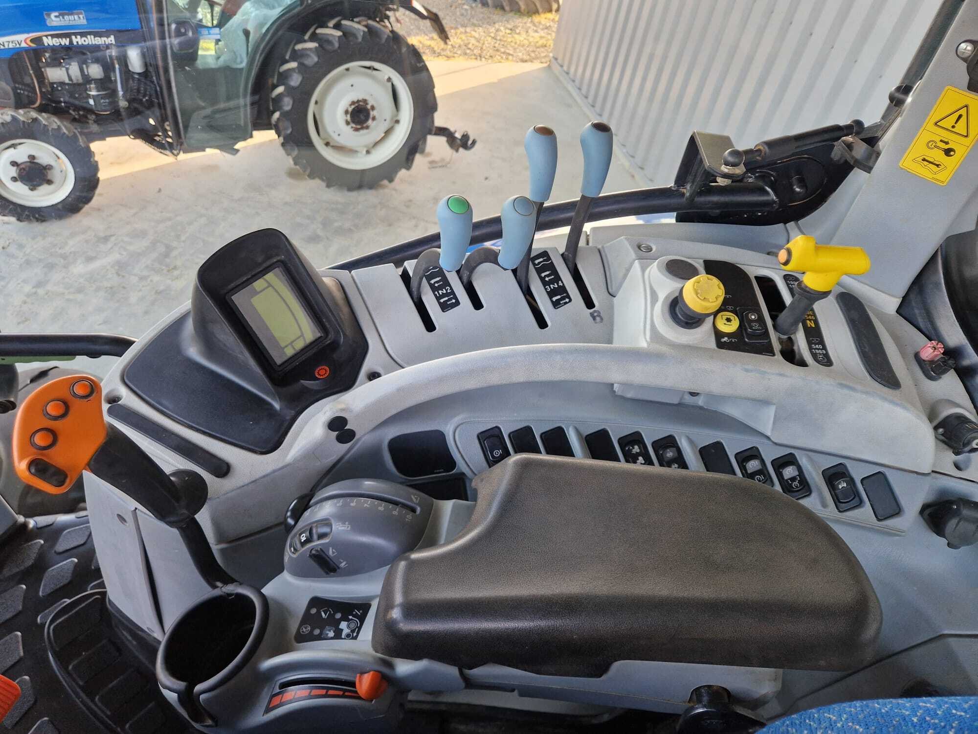 NEW HOLLAND T7.210 PC