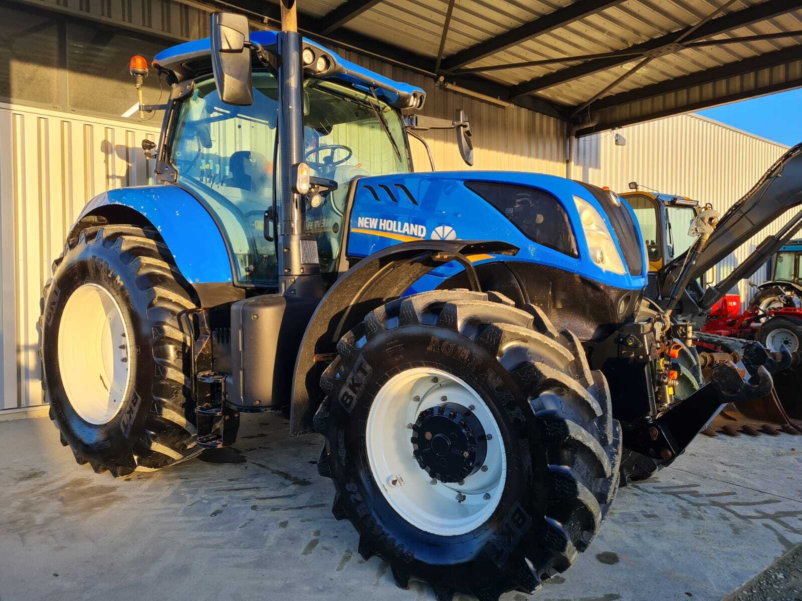 NEW HOLLAND T7.215S