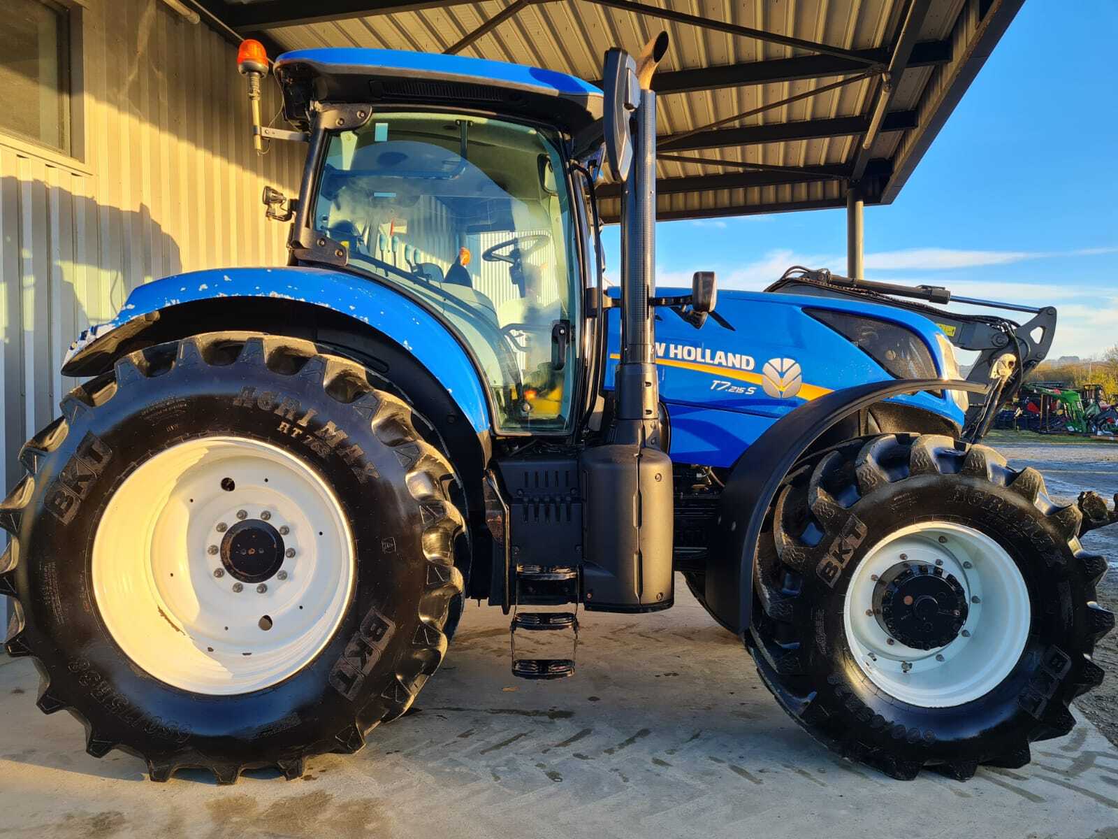 NEW HOLLAND T7.215S
