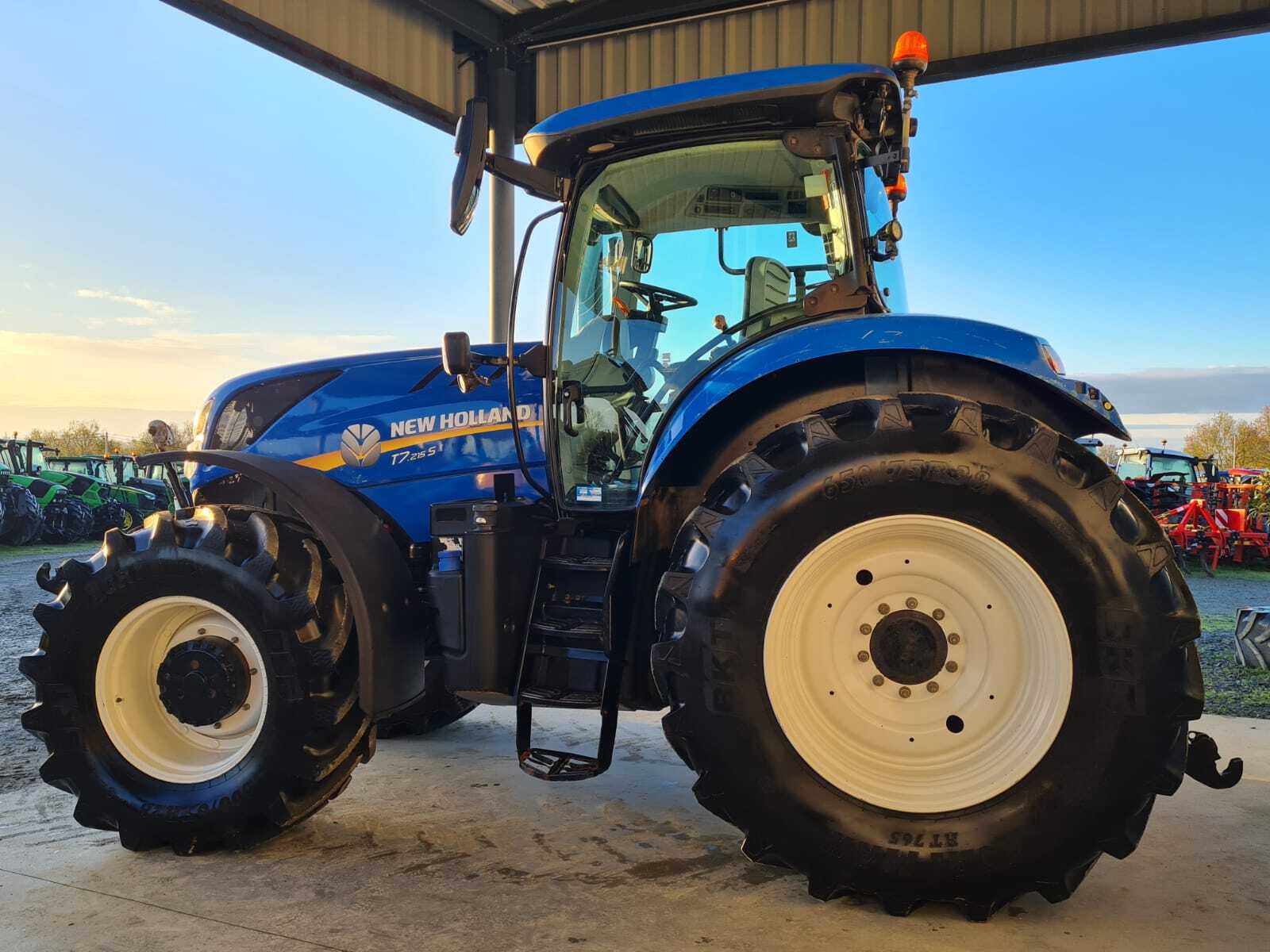 NEW HOLLAND T7.215S