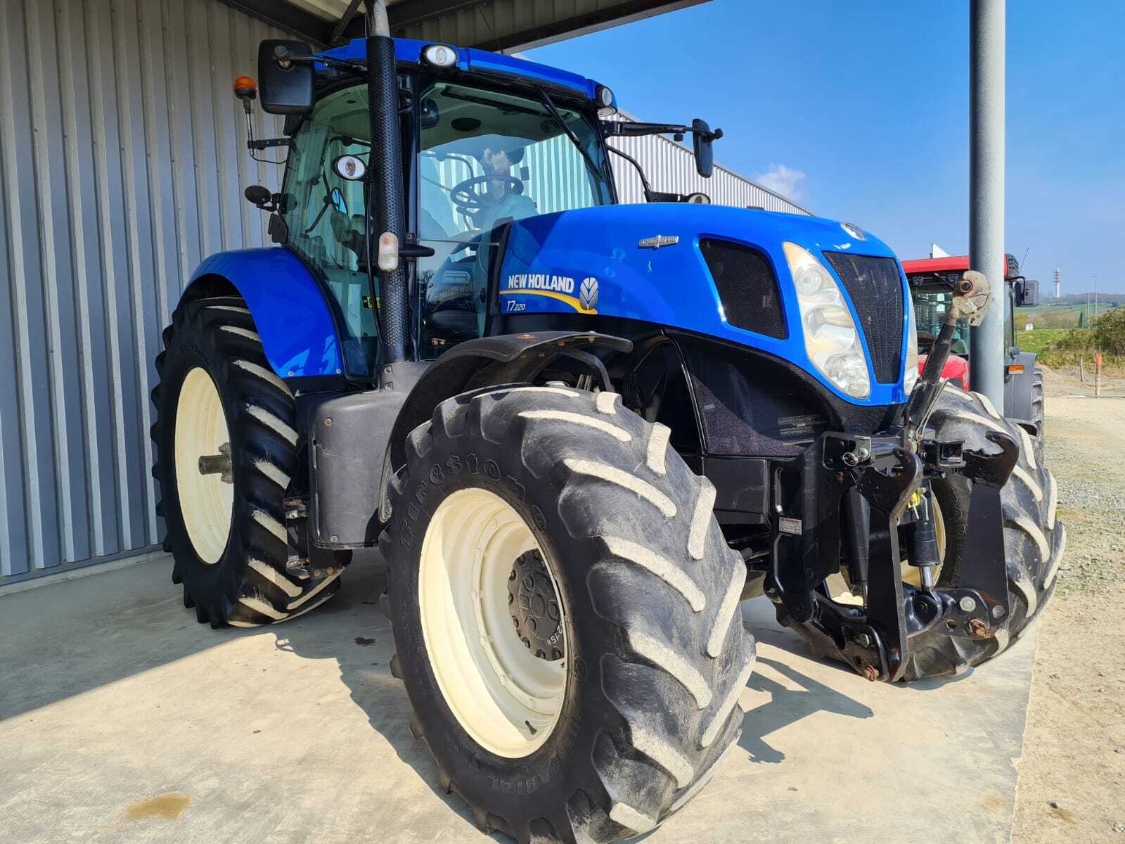 NEW HOLLAND T7.220 AC
