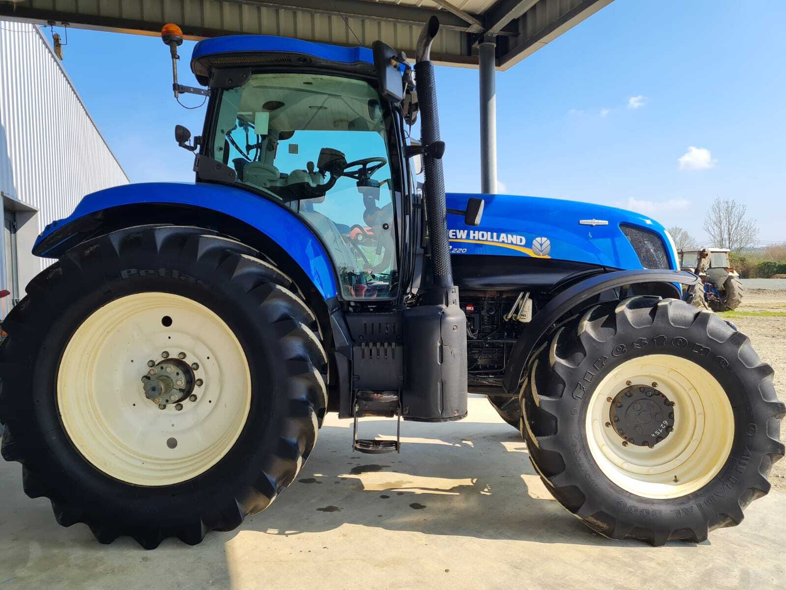 NEW HOLLAND T7.220 AC