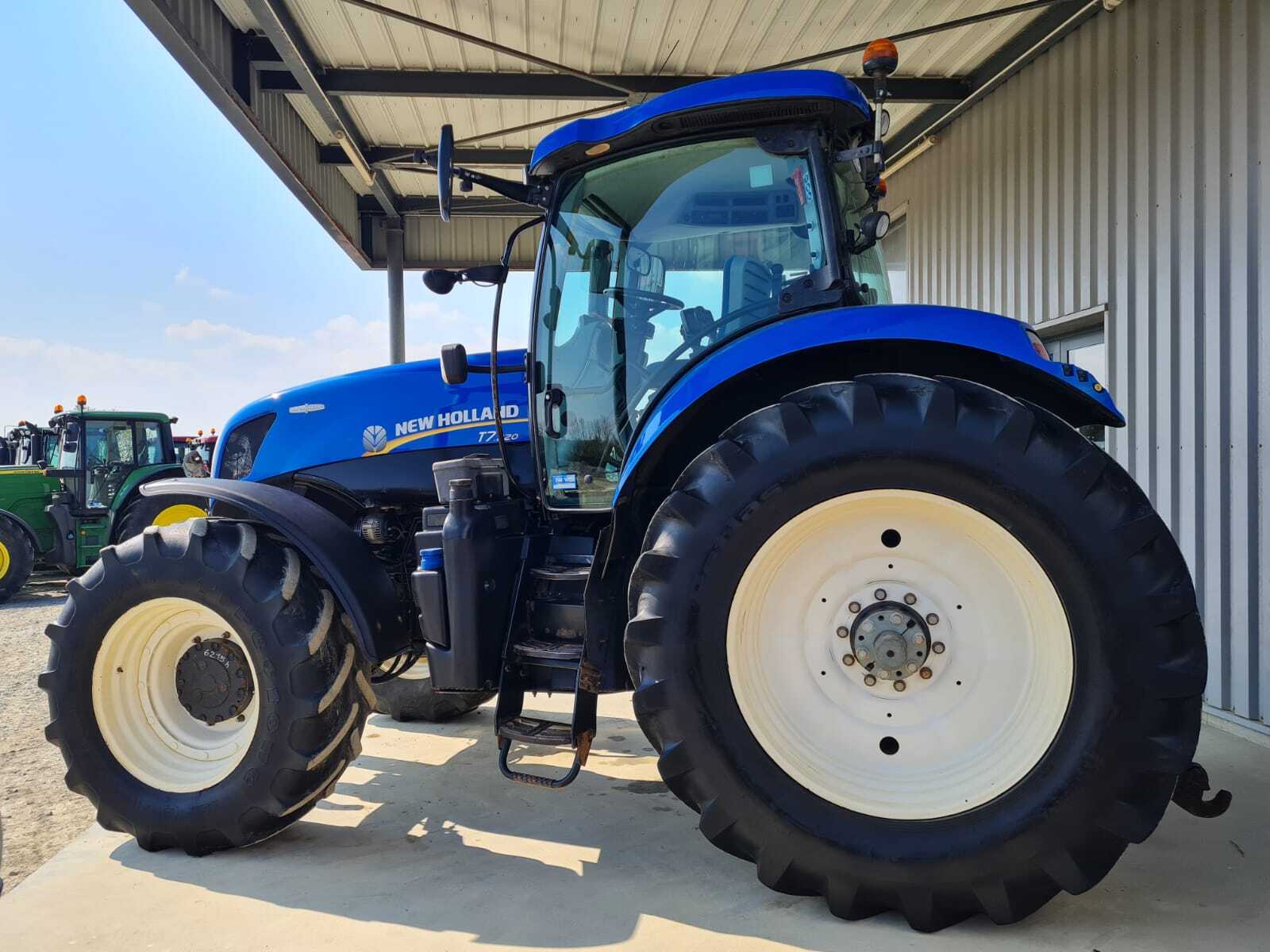 NEW HOLLAND T7.220 AC
