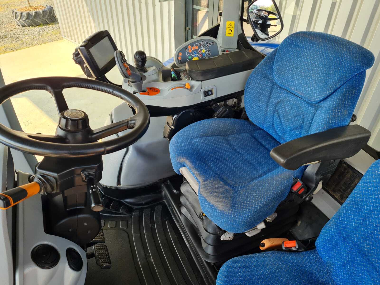 NEW HOLLAND T7.220 AC