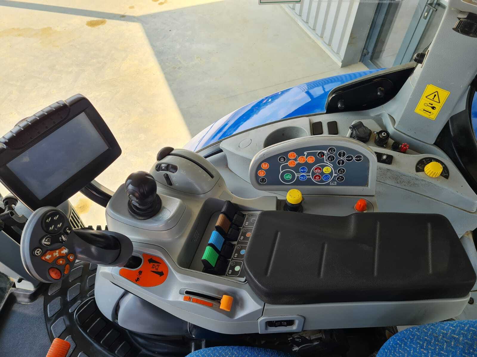 NEW HOLLAND T7.220 AC