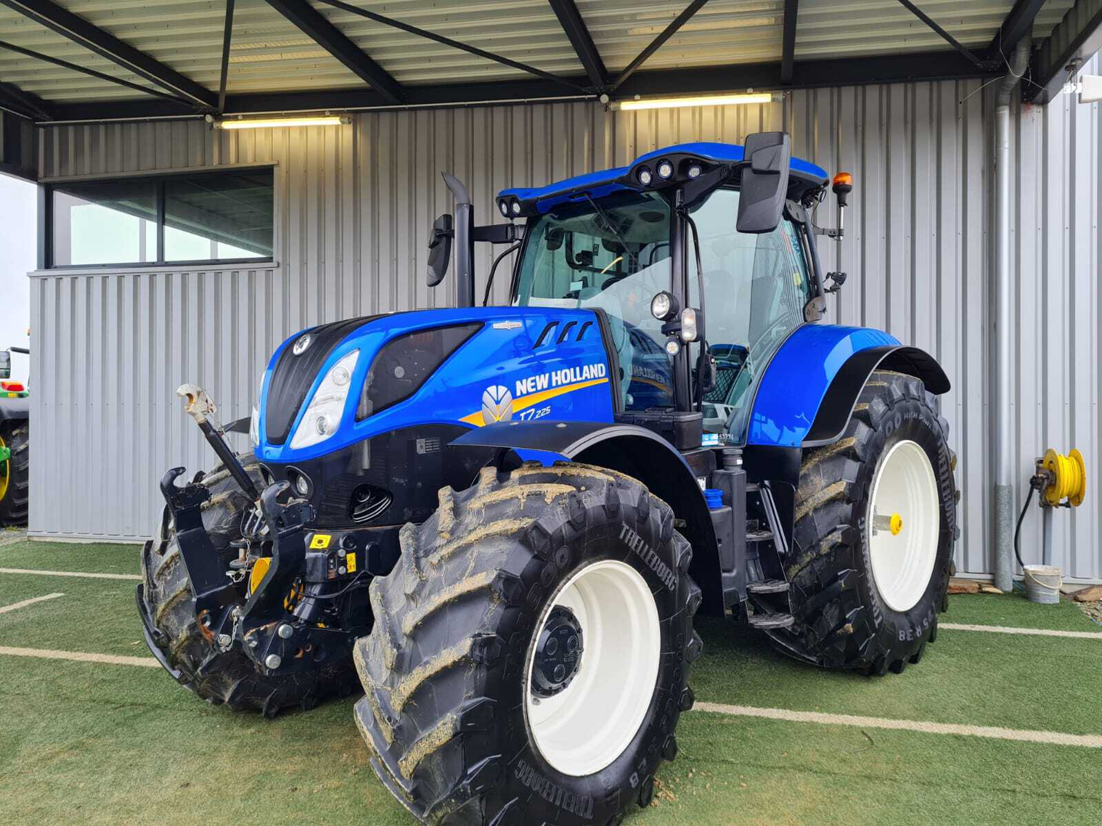 NEW HOLLAND T7.225 AC