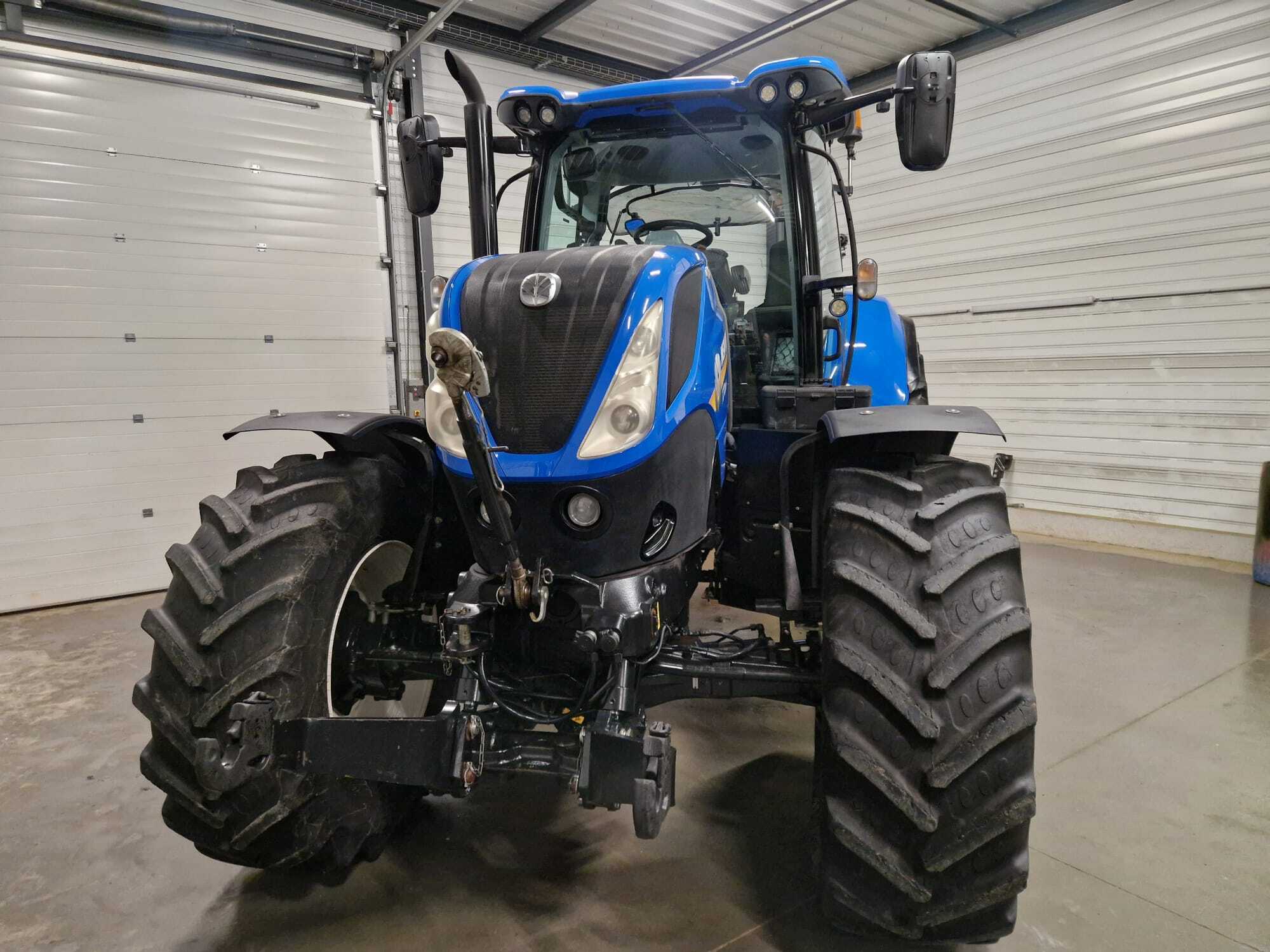 NEW HOLLAND T7.225 AC