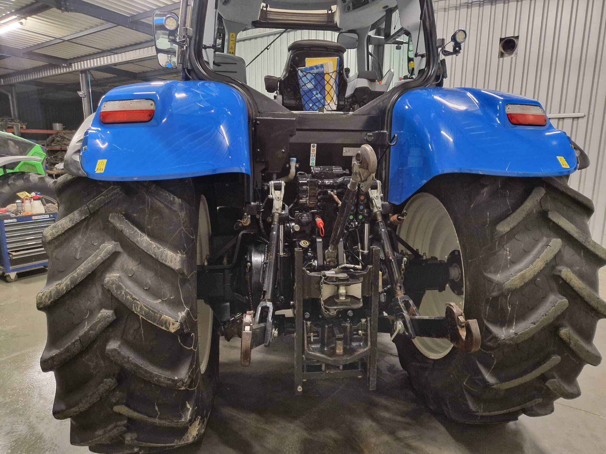 NEW HOLLAND T7.225 AC