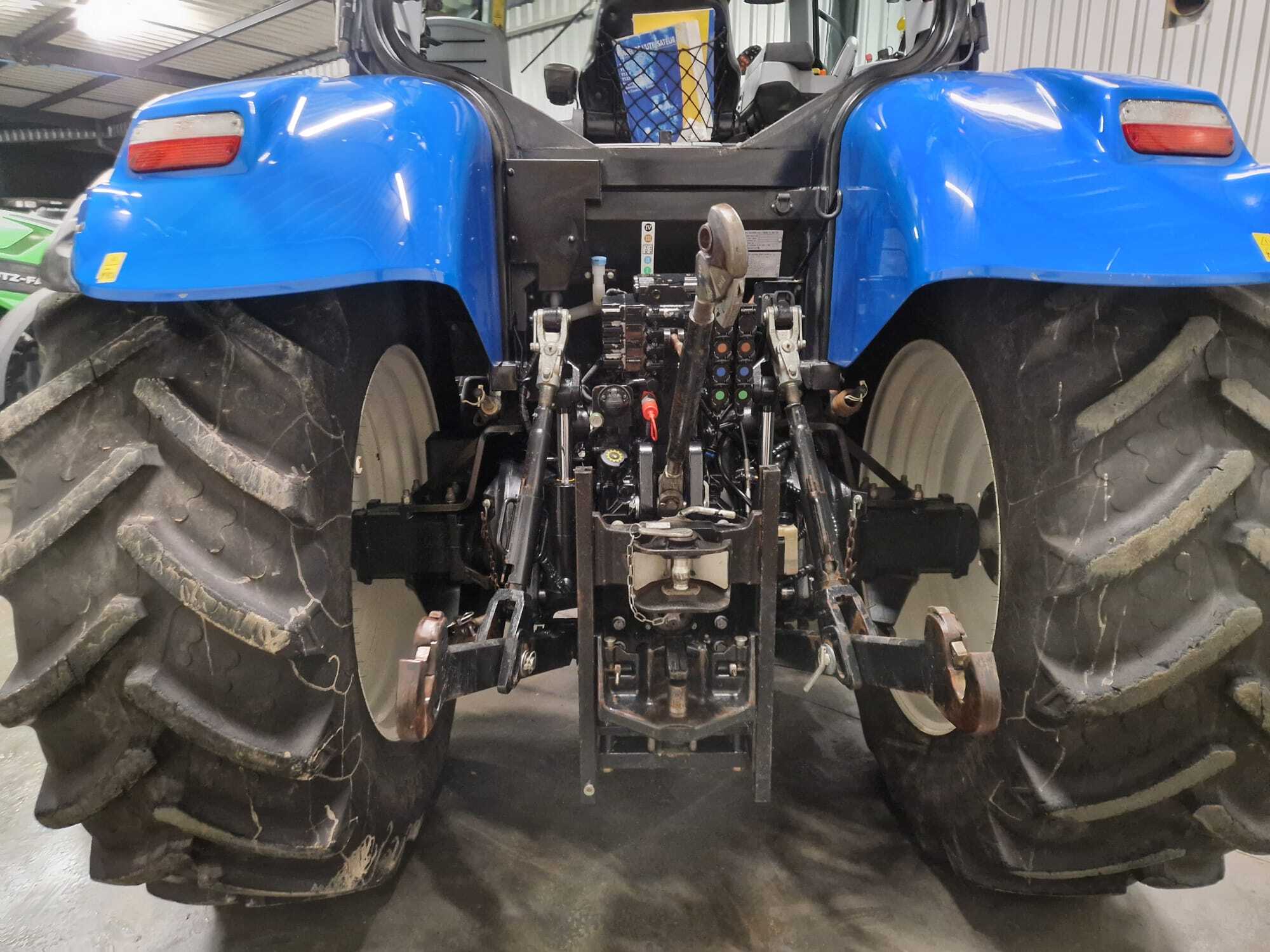 NEW HOLLAND T7.225 AC
