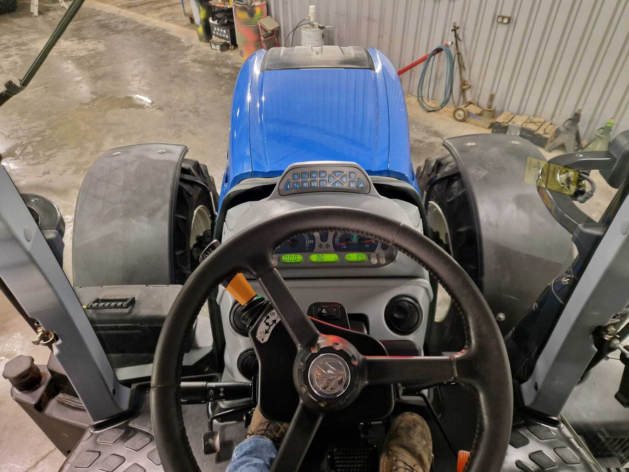 NEW HOLLAND T7.225 AC