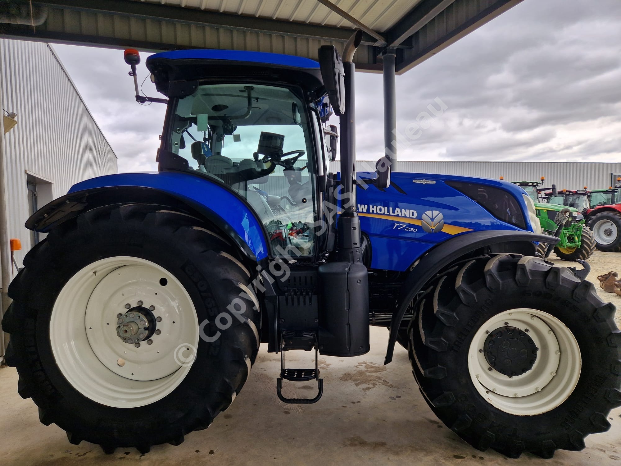 NEW HOLLAND T7.230 AC