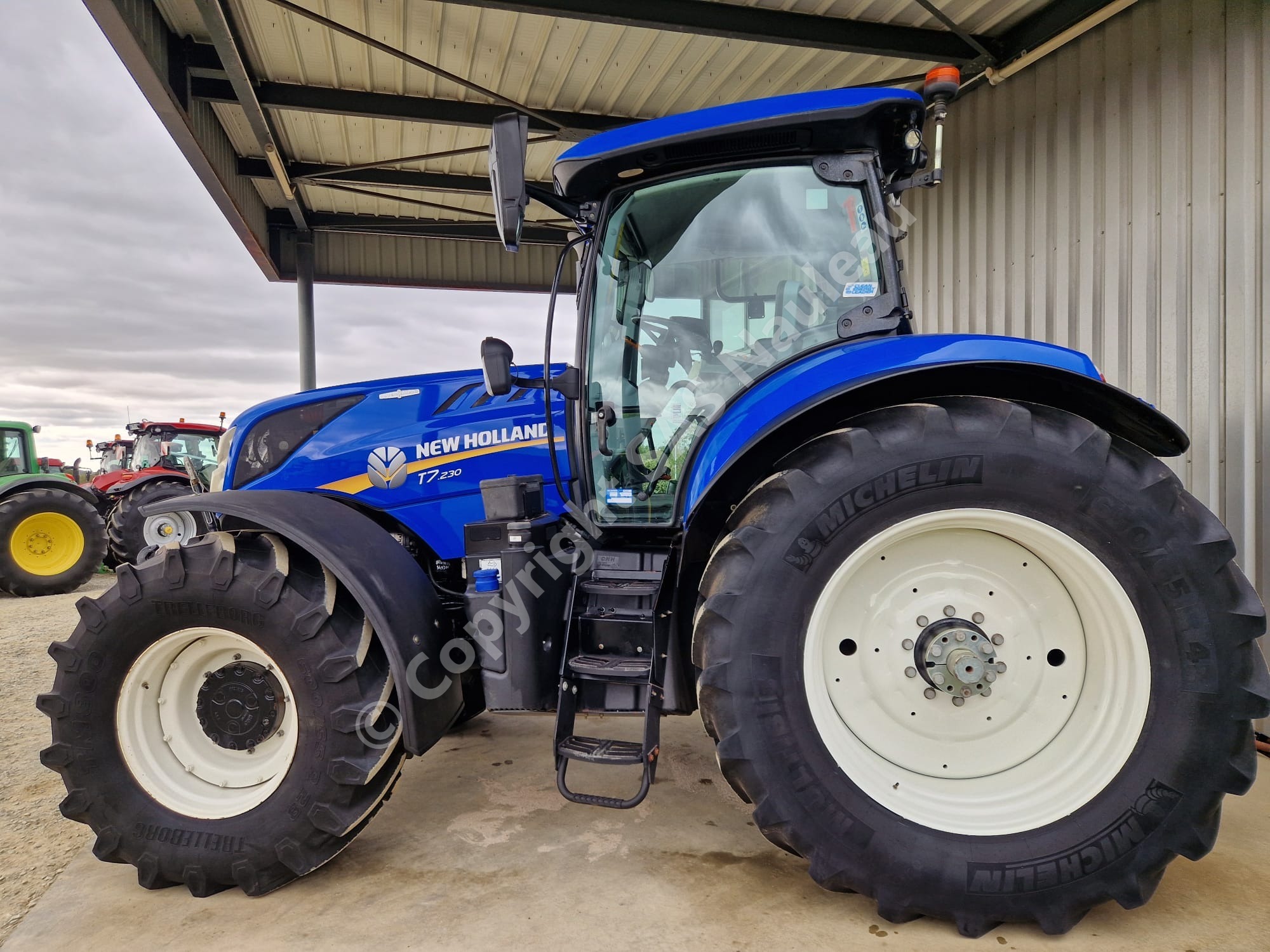 NEW HOLLAND T7.230 AC