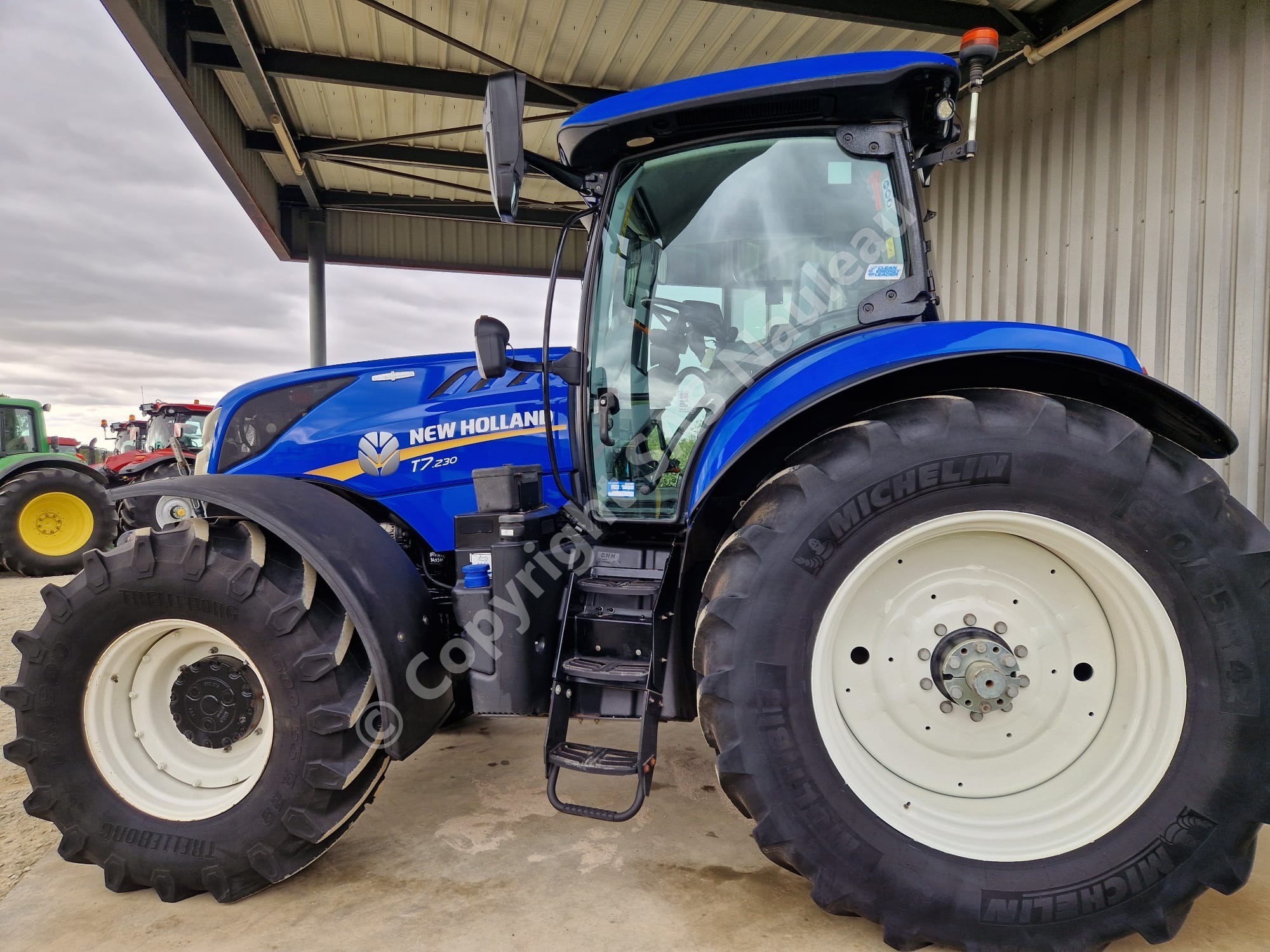 NEW HOLLAND T7.230 AC