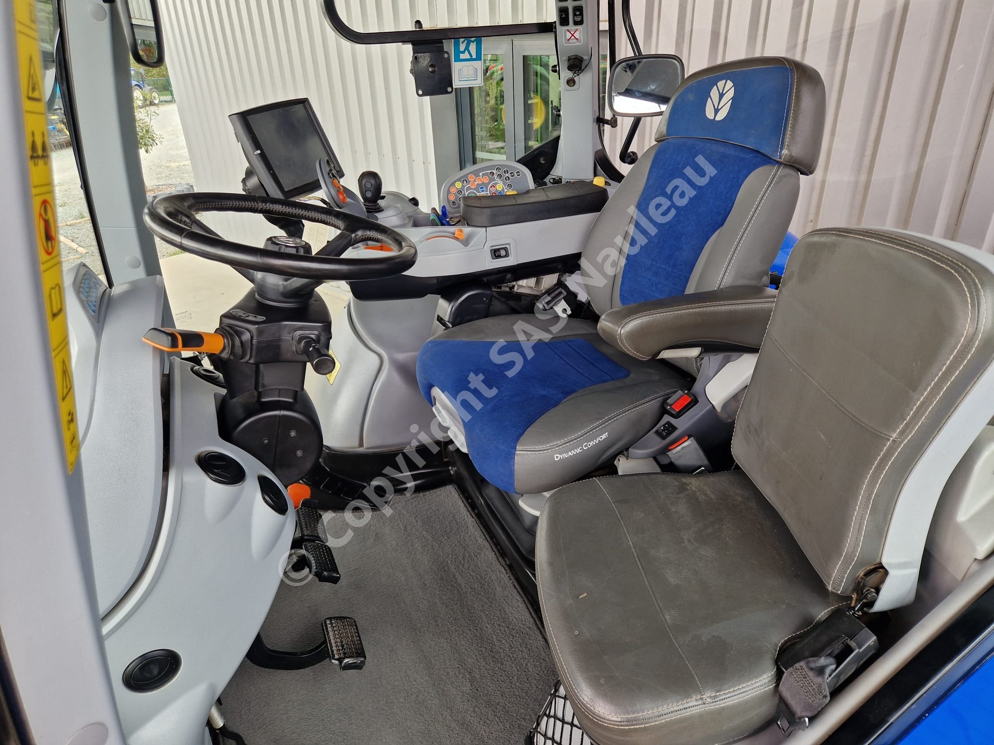 NEW HOLLAND T7.230 AC