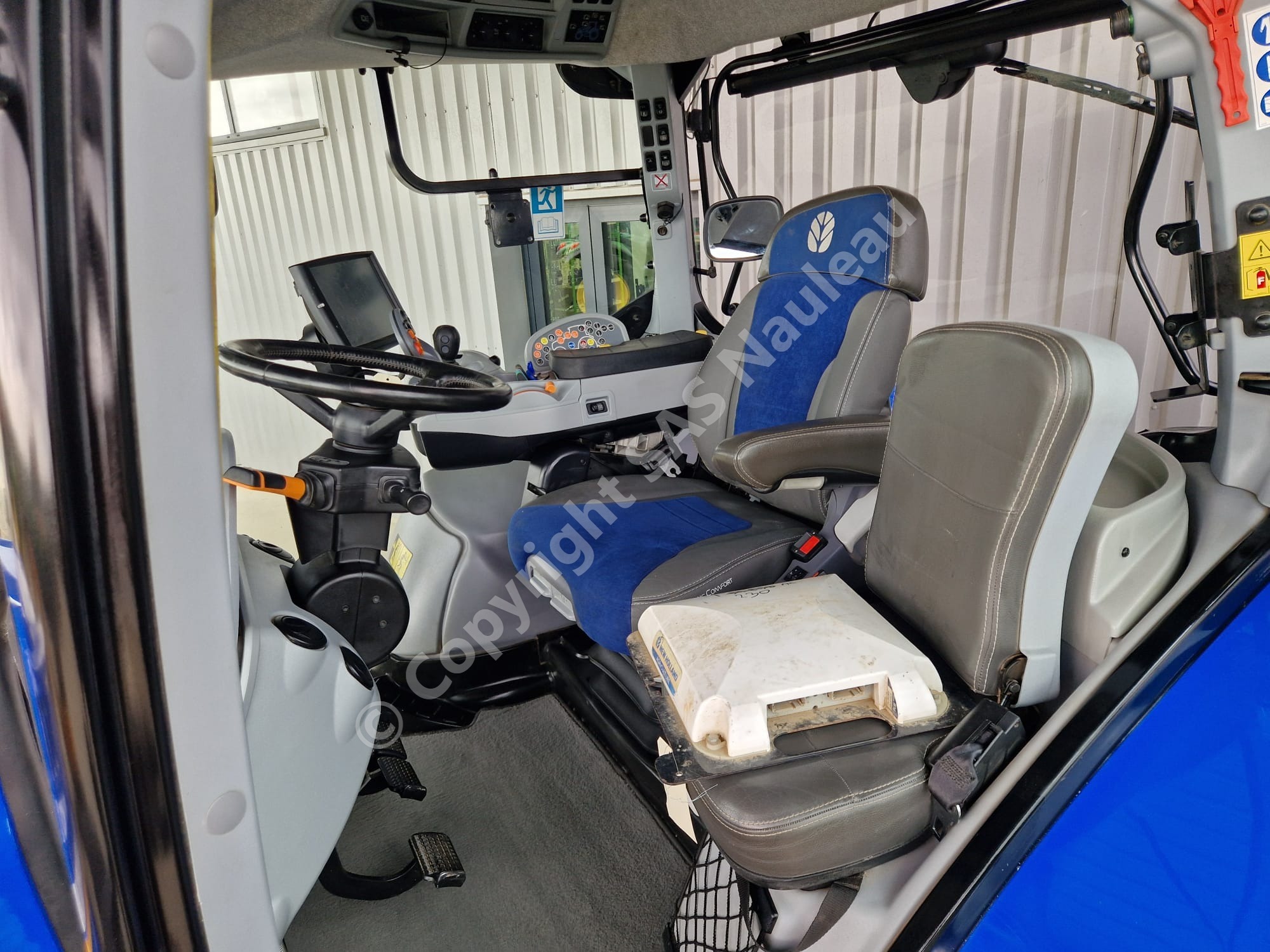 NEW HOLLAND T7.230 AC