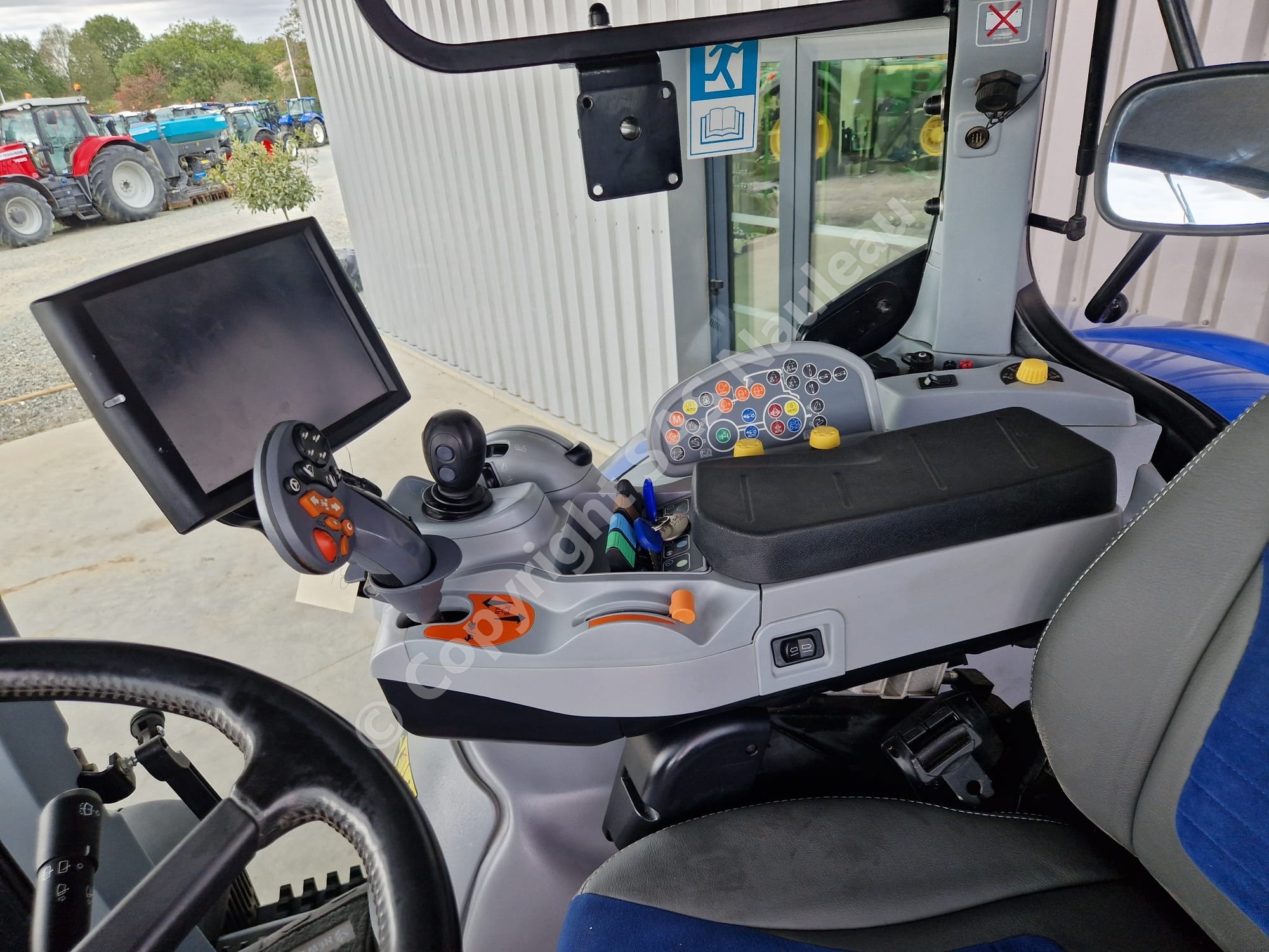 NEW HOLLAND T7.230 AC