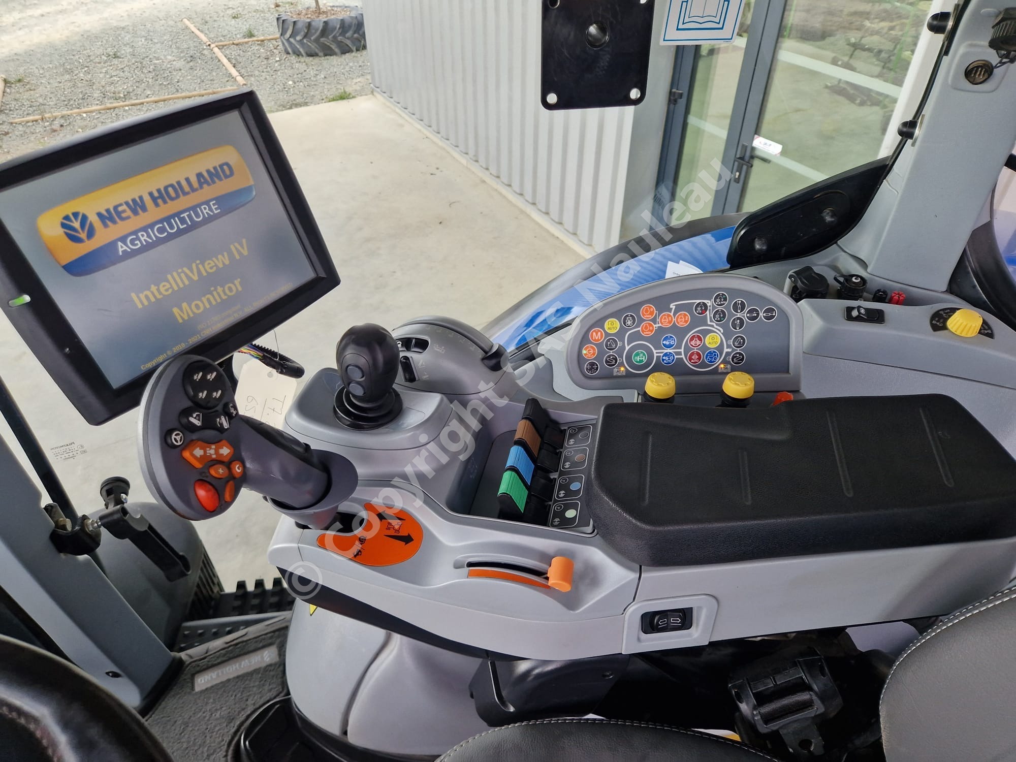 NEW HOLLAND T7.230 AC