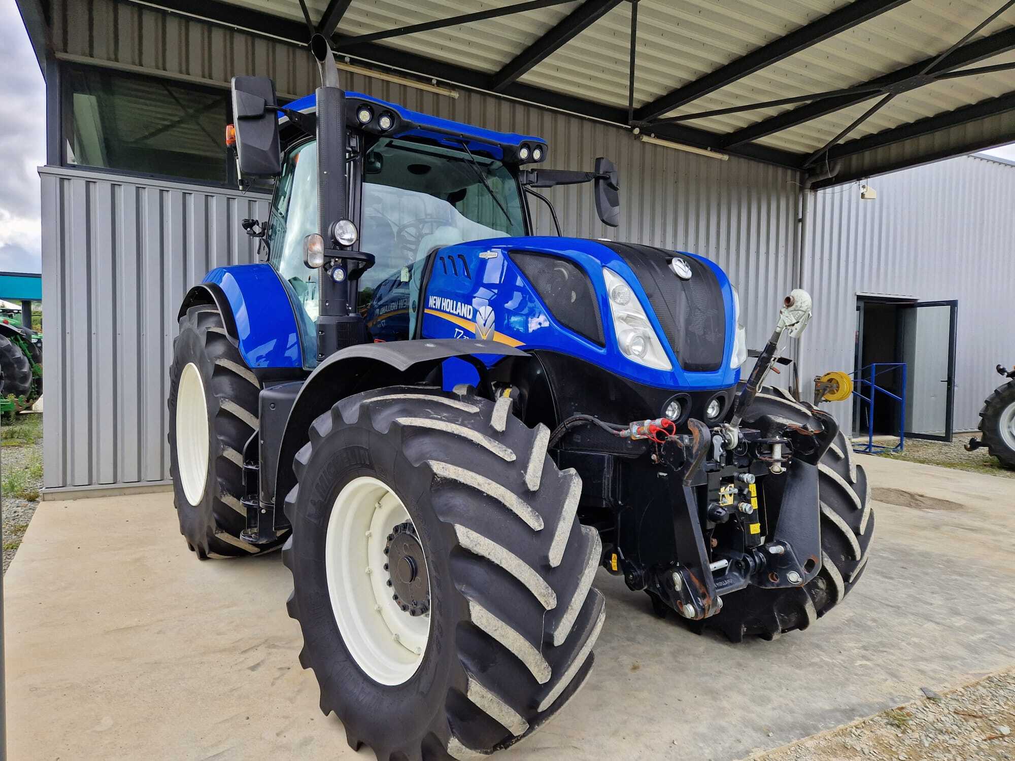 NEW HOLLAND T7.230 AC