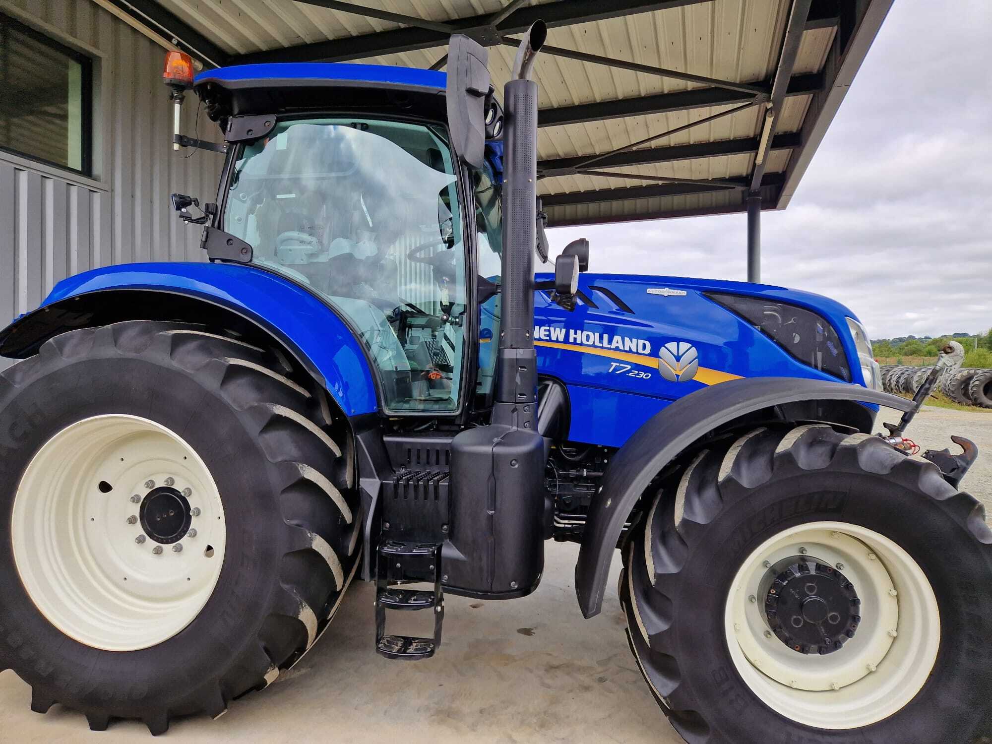 NEW HOLLAND T7.230 AC