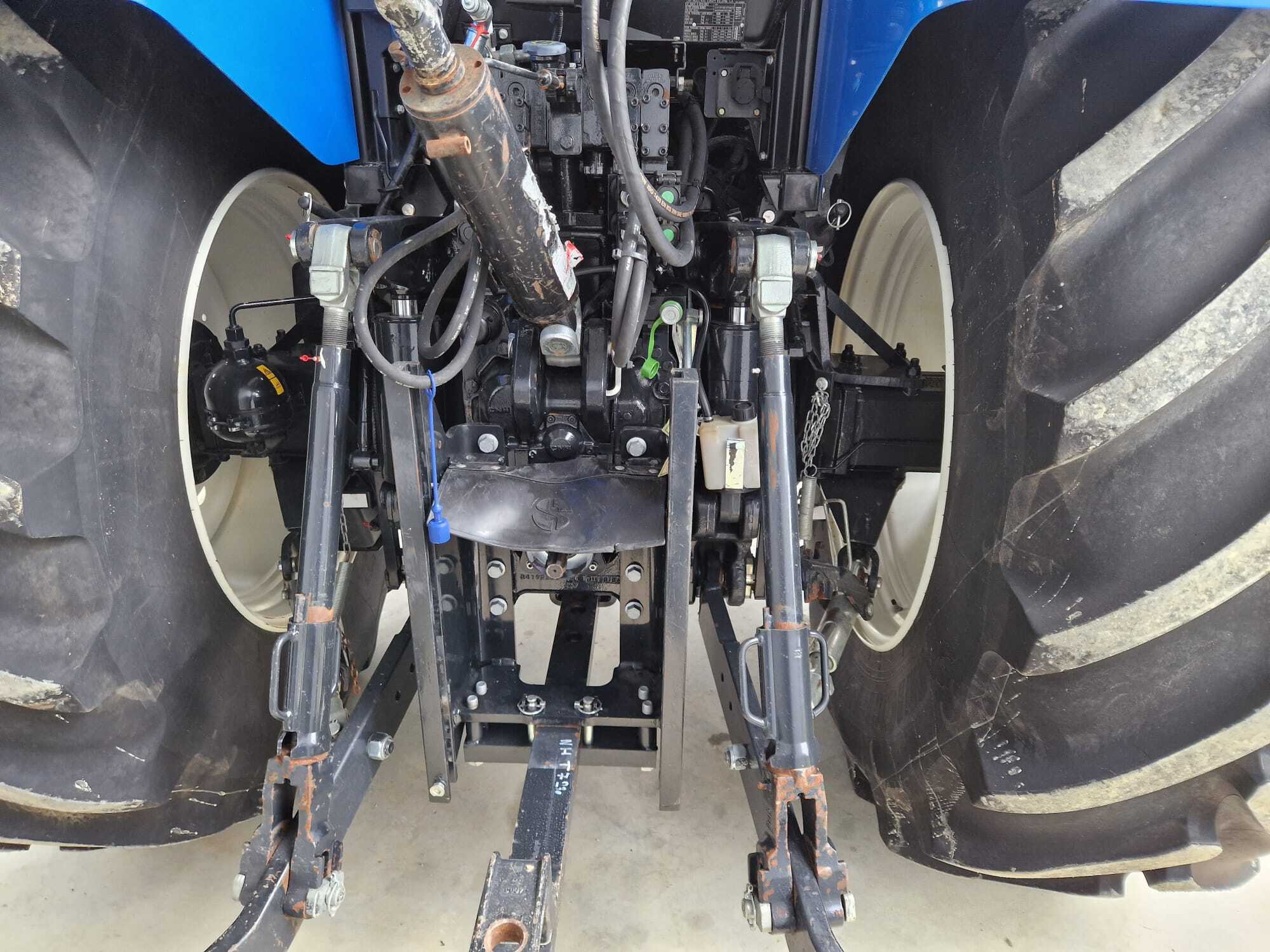 NEW HOLLAND T7.230 AC