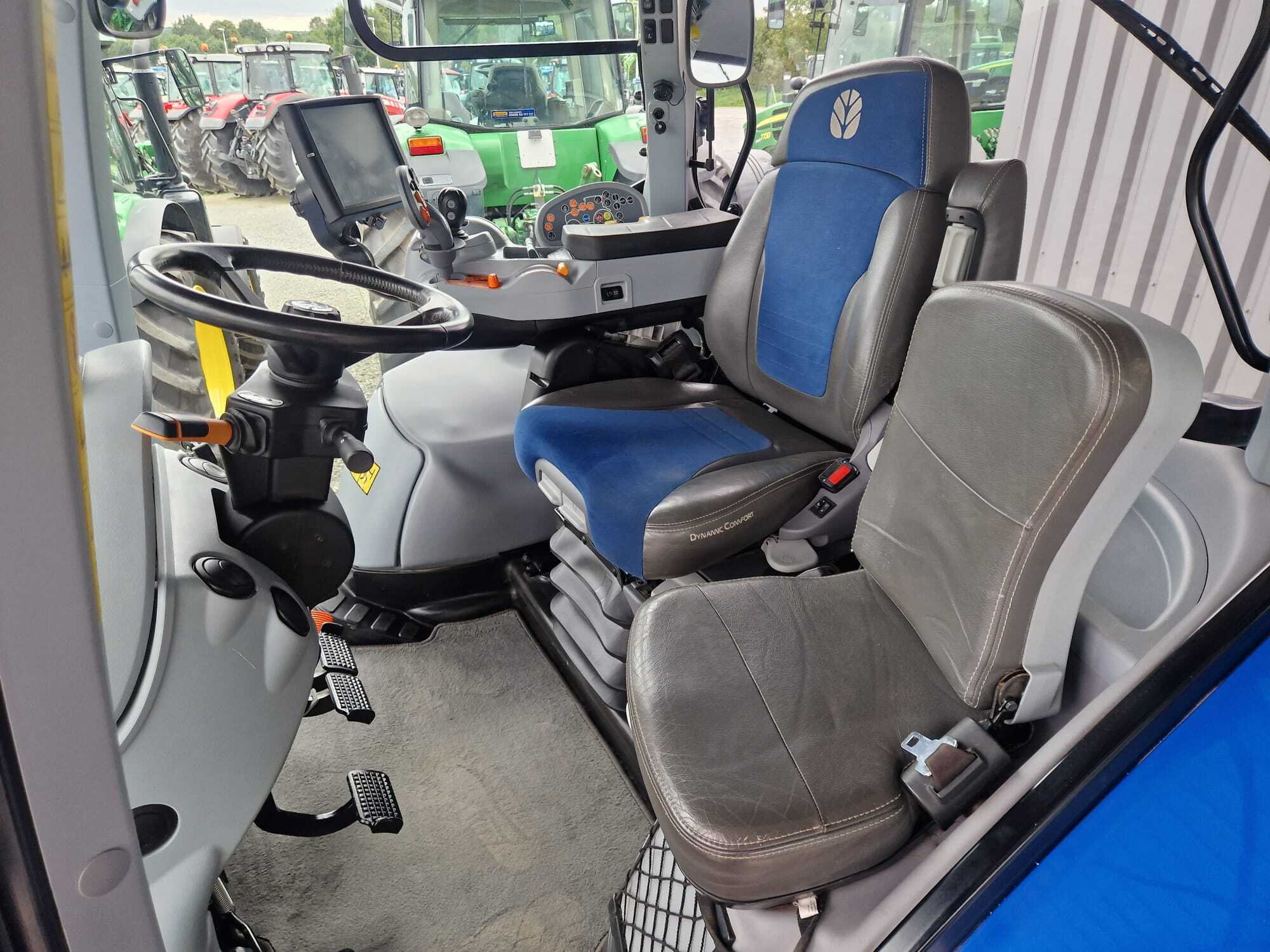 NEW HOLLAND T7.230 AC