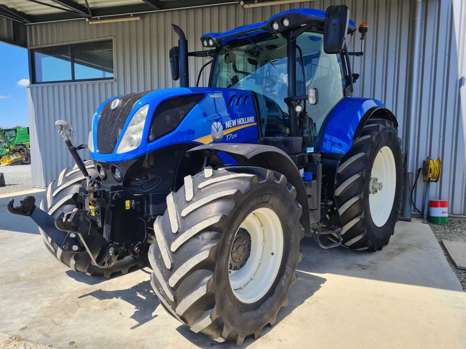 NEW HOLLAND T7.230 AC