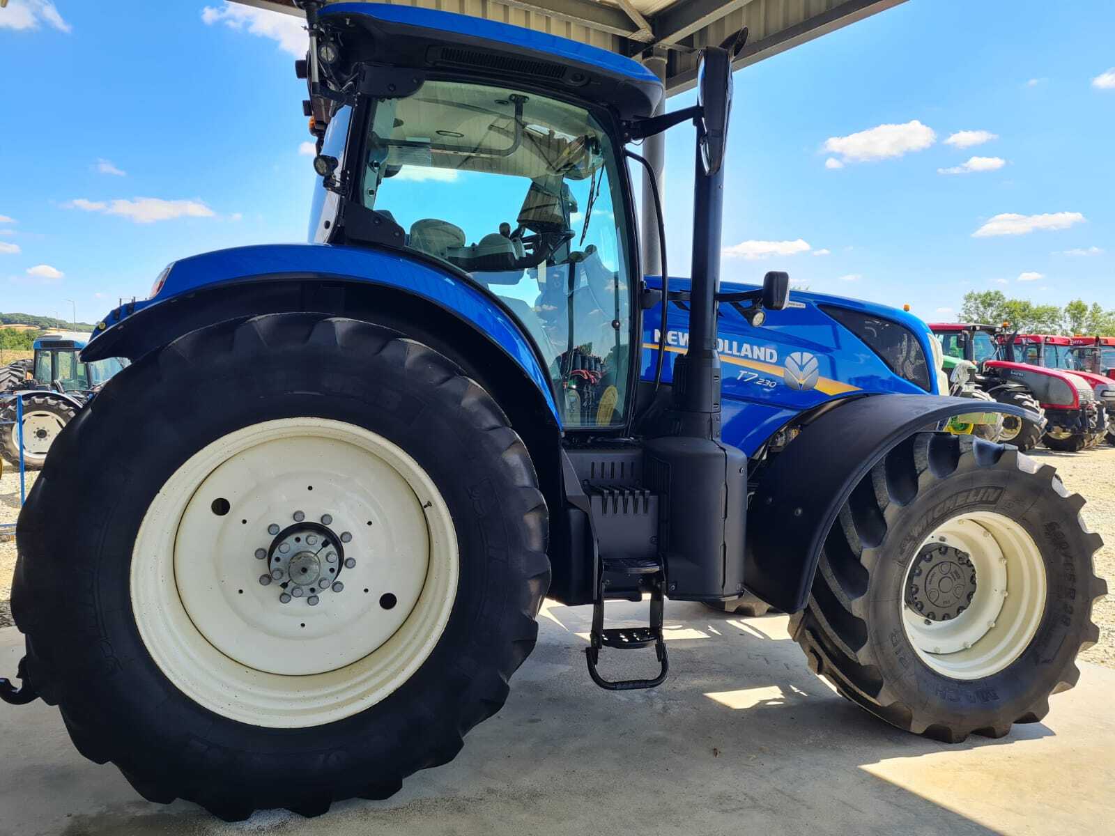 NEW HOLLAND T7.230 AC