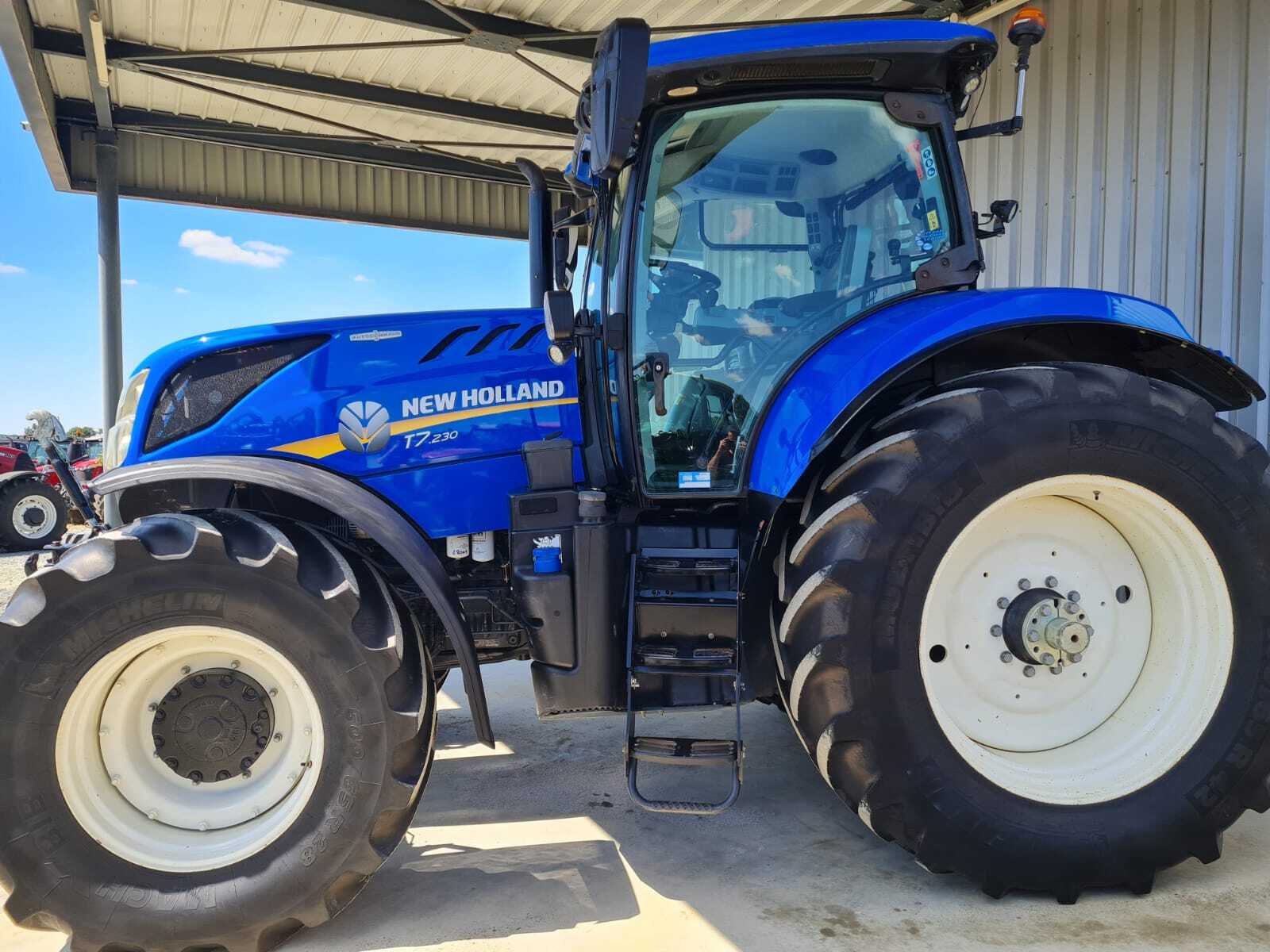 NEW HOLLAND T7.230 AC