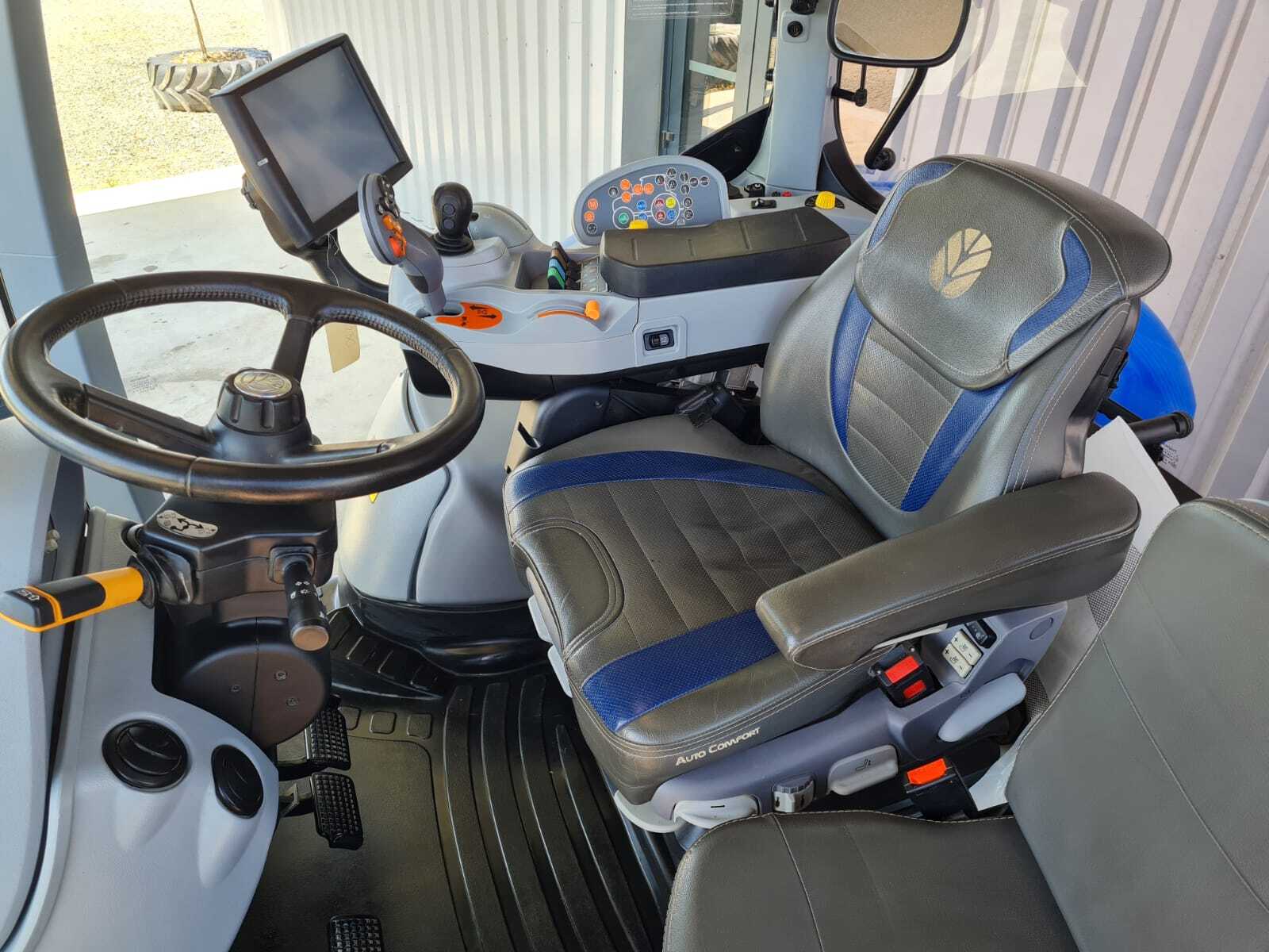 NEW HOLLAND T7.230 AC