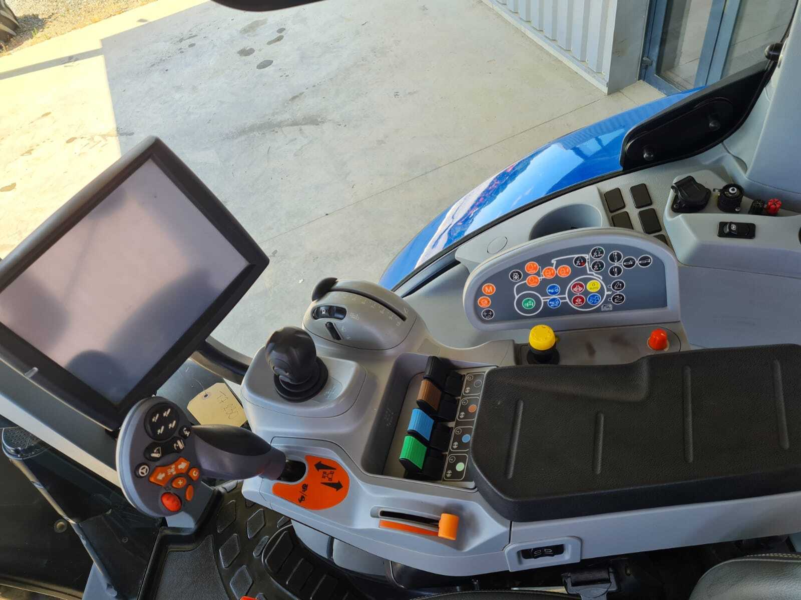 NEW HOLLAND T7.230 AC