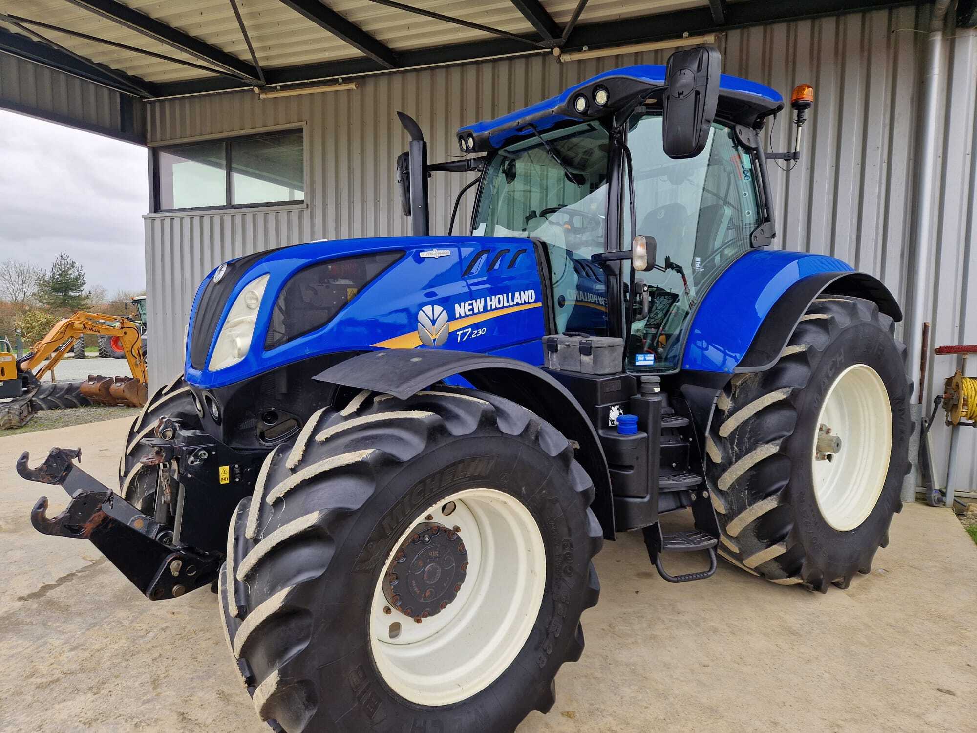 NEW HOLLAND T7.230 AC