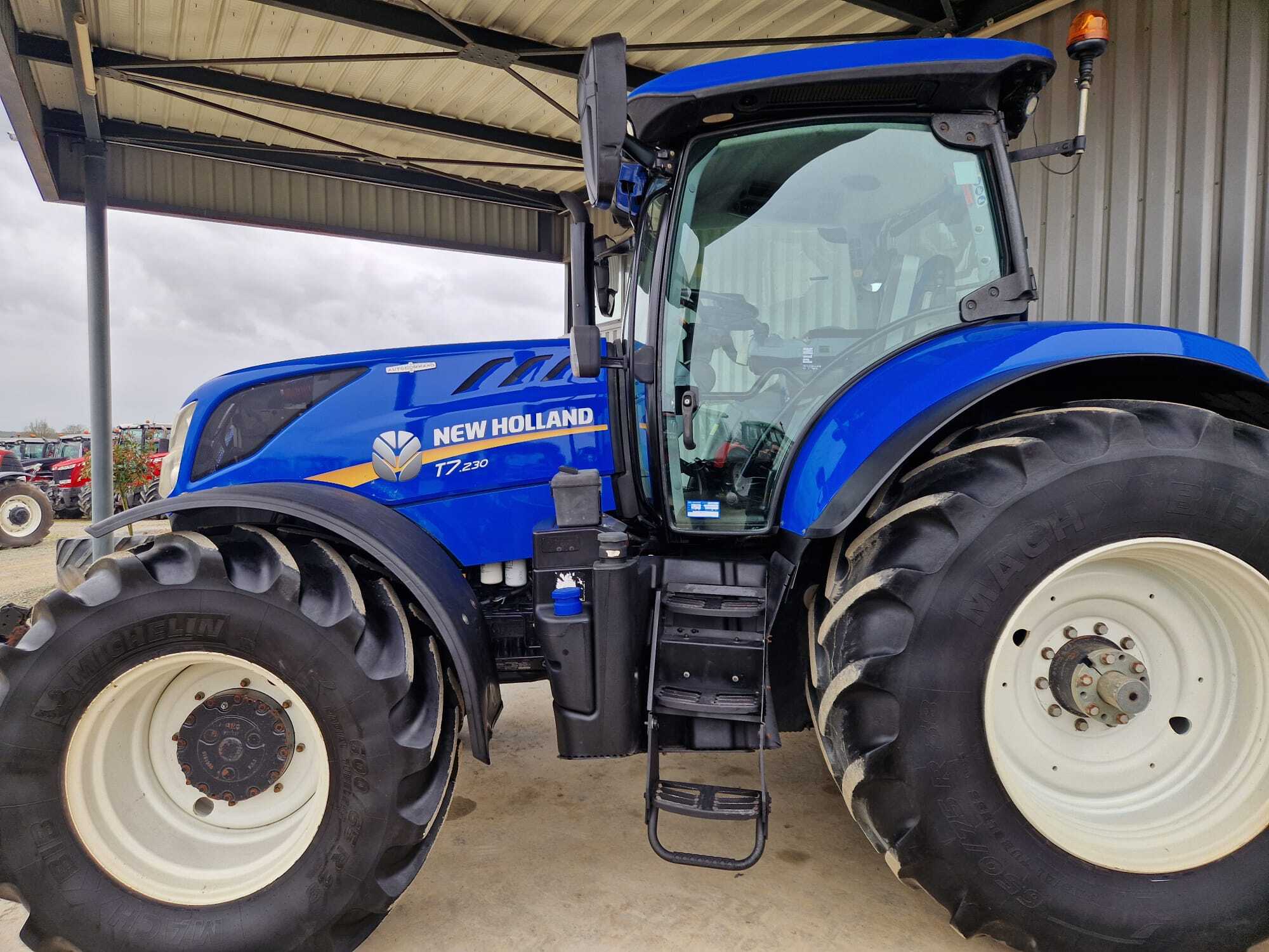 NEW HOLLAND T7.230 AC