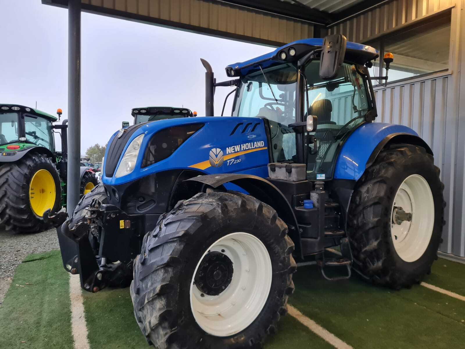 NEW HOLLAND T7.230 PC