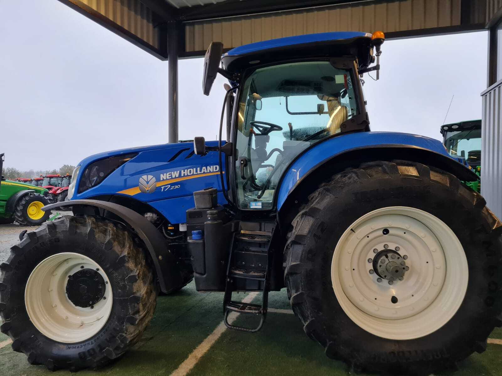 NEW HOLLAND T7.230 PC