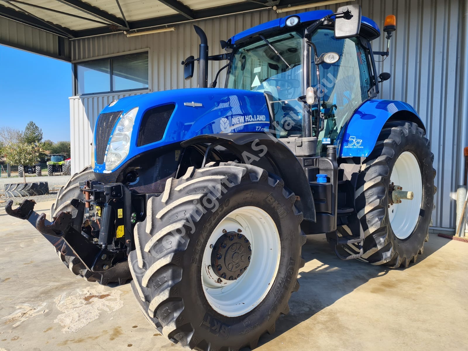 NEW HOLLAND T7.235 AC
