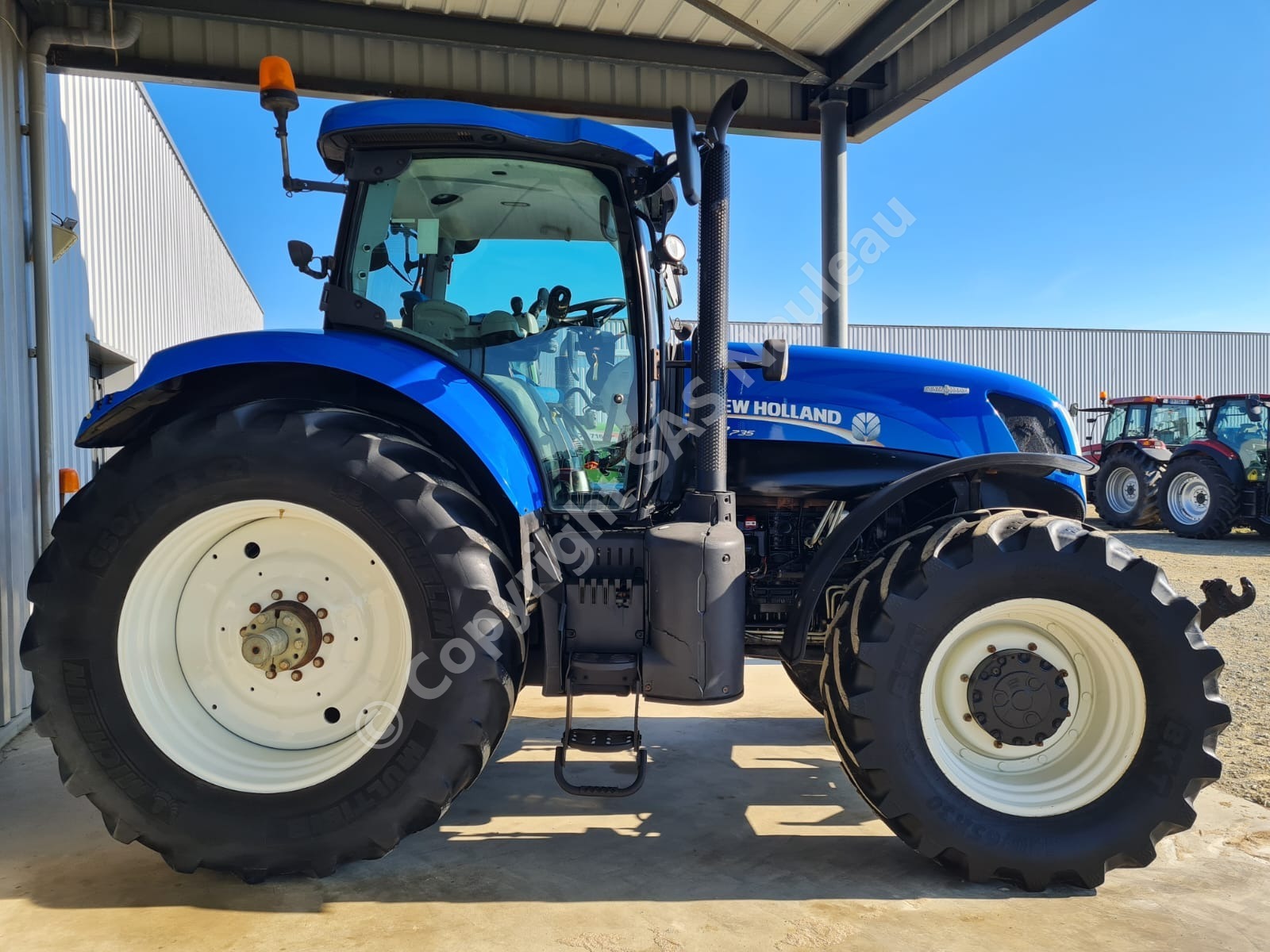 NEW HOLLAND T7.235 AC
