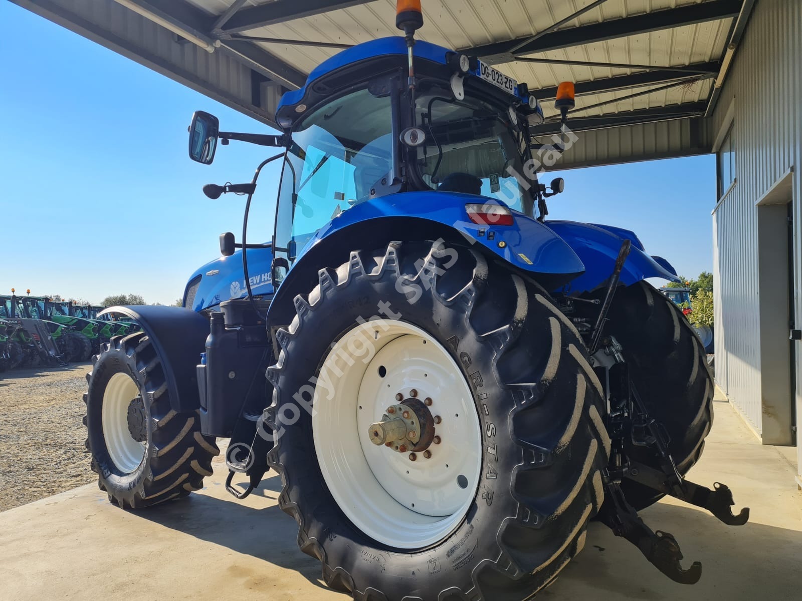 NEW HOLLAND T7.235 AC