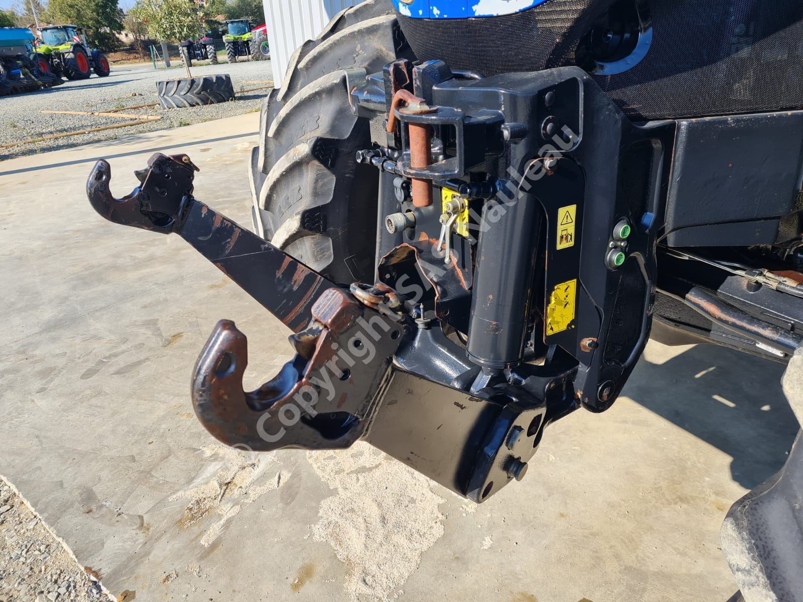 NEW HOLLAND T7.235 AC