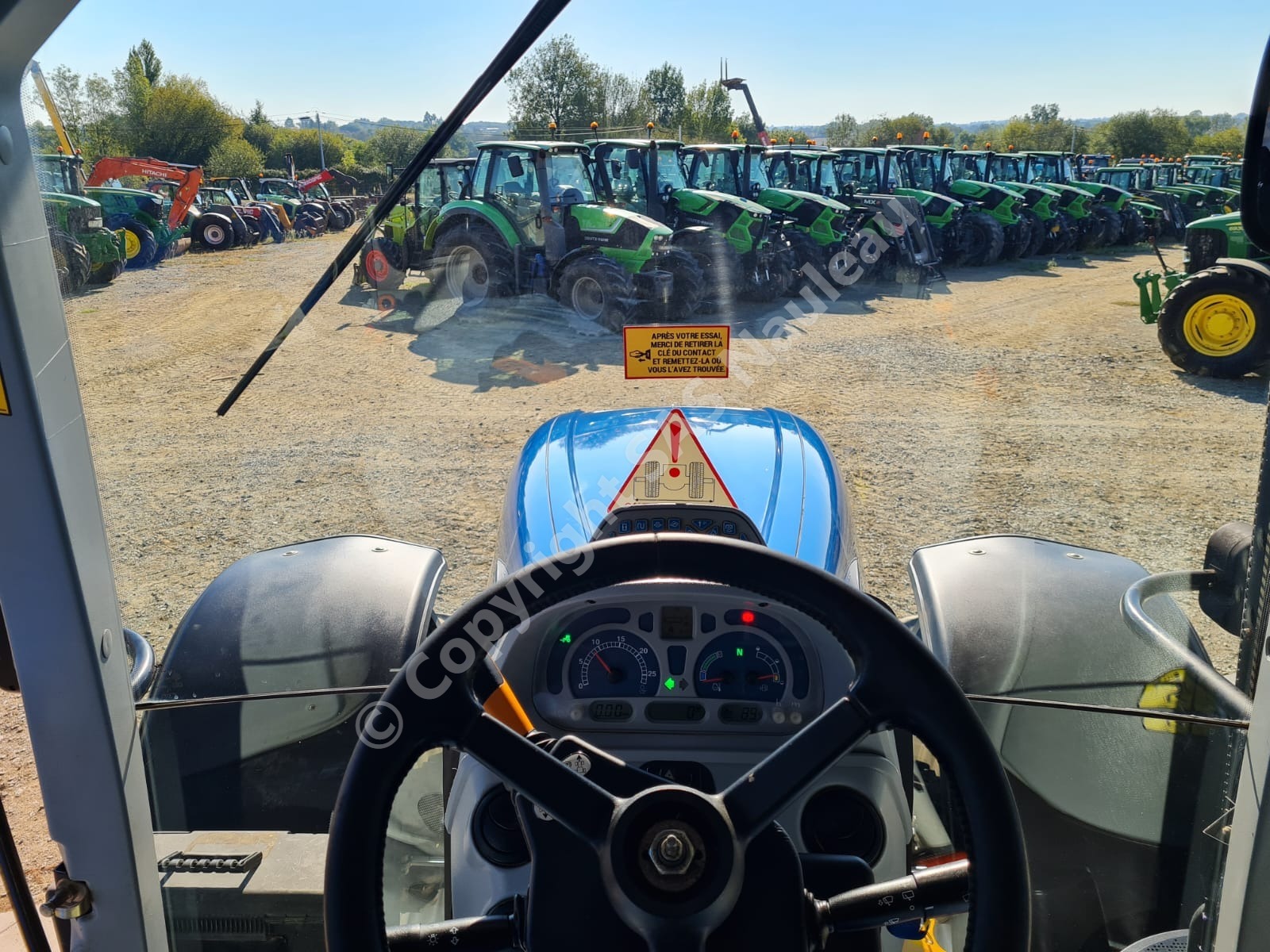 NEW HOLLAND T7.235 AC