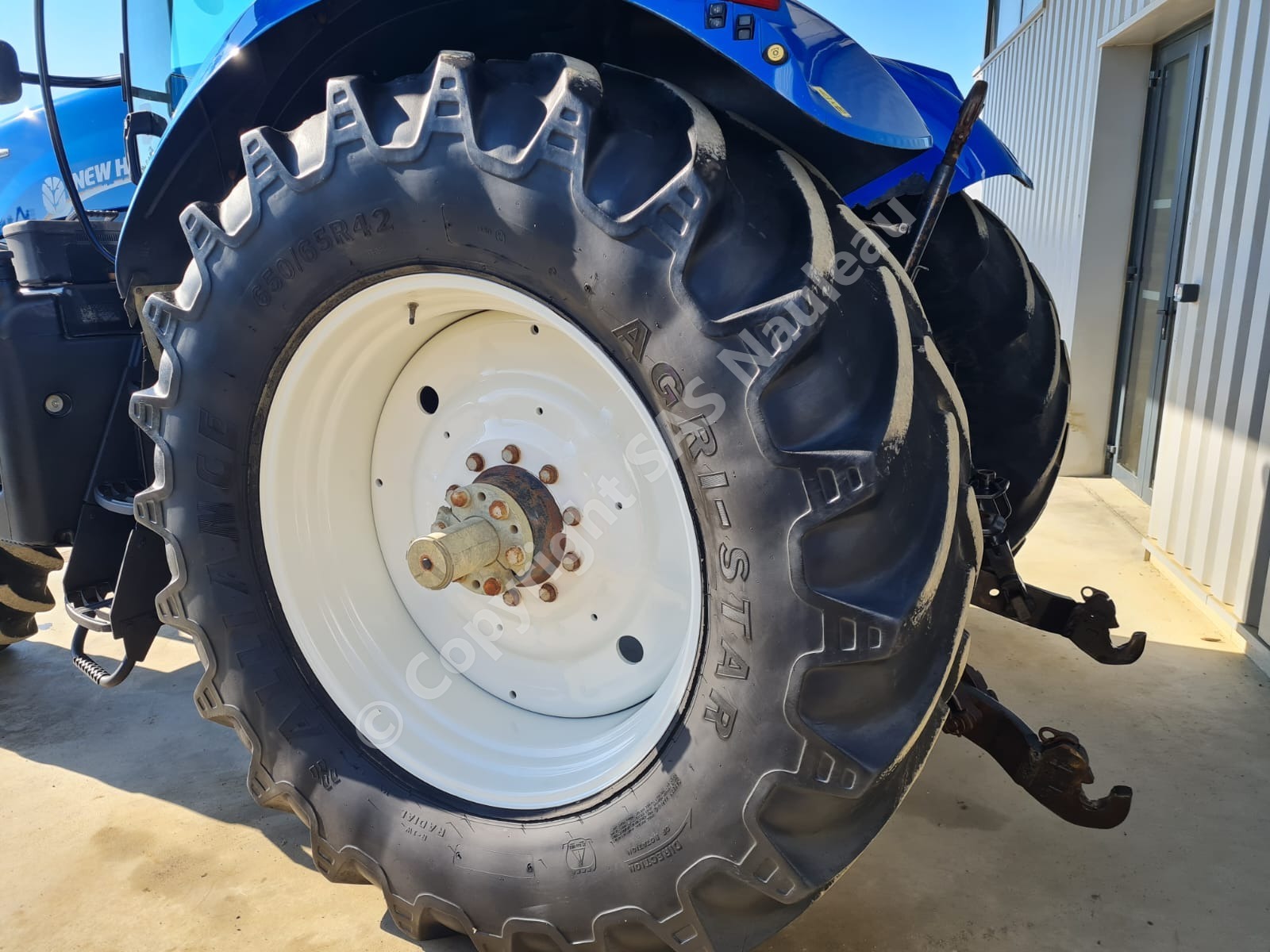 NEW HOLLAND T7.235 AC
