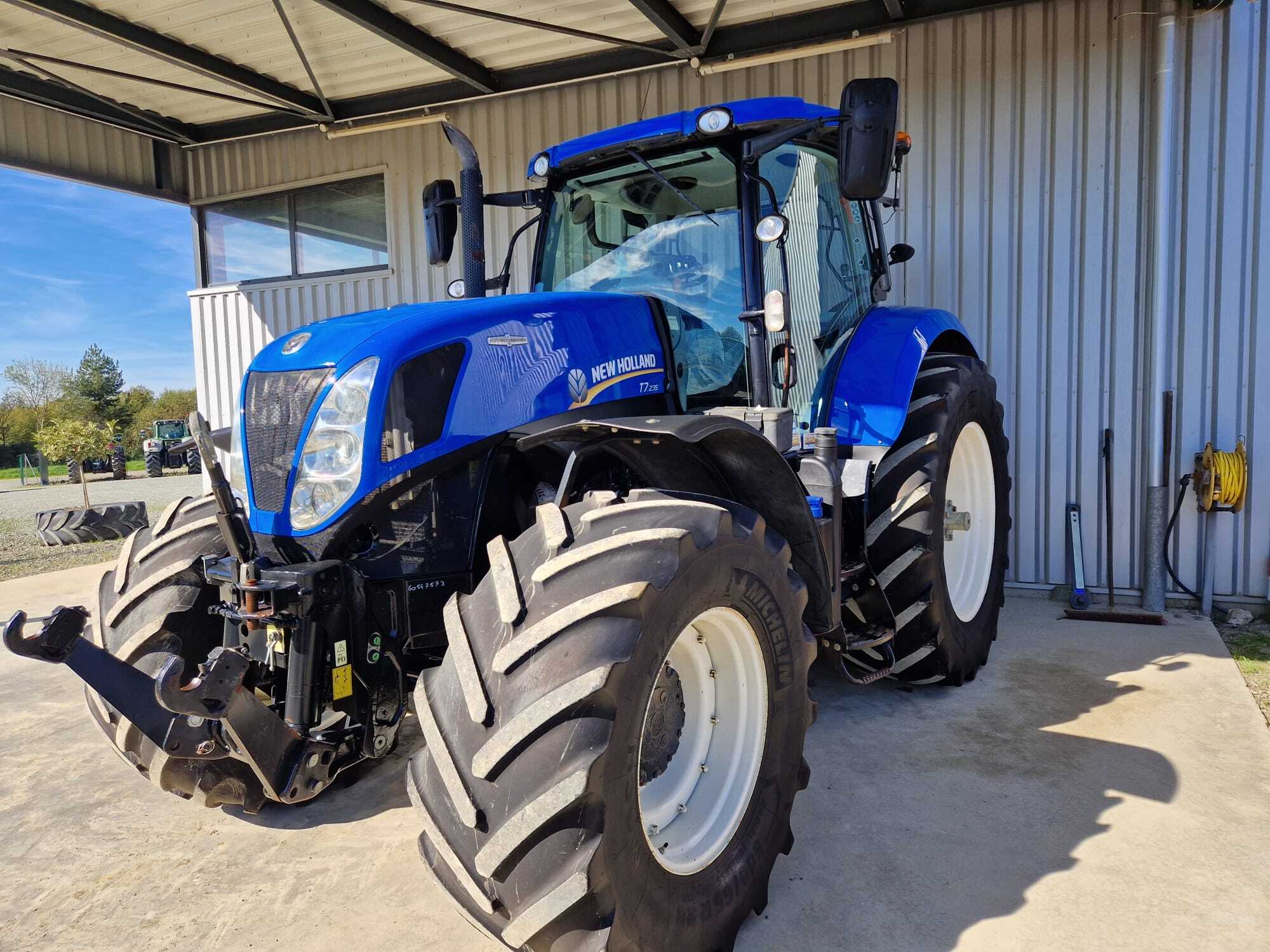 NEW HOLLAND T7.2305 AC