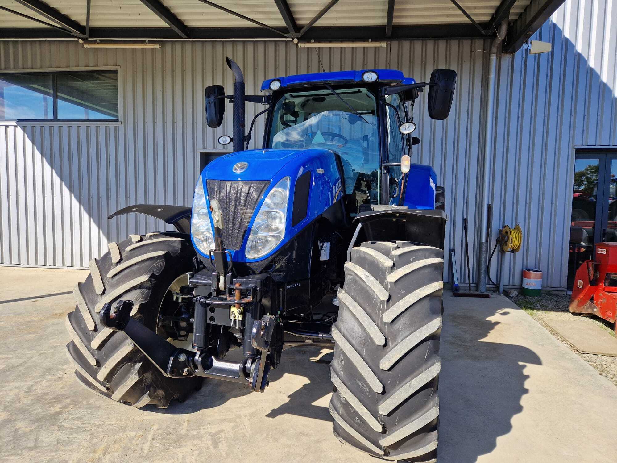 NEW HOLLAND T7.2305 AC