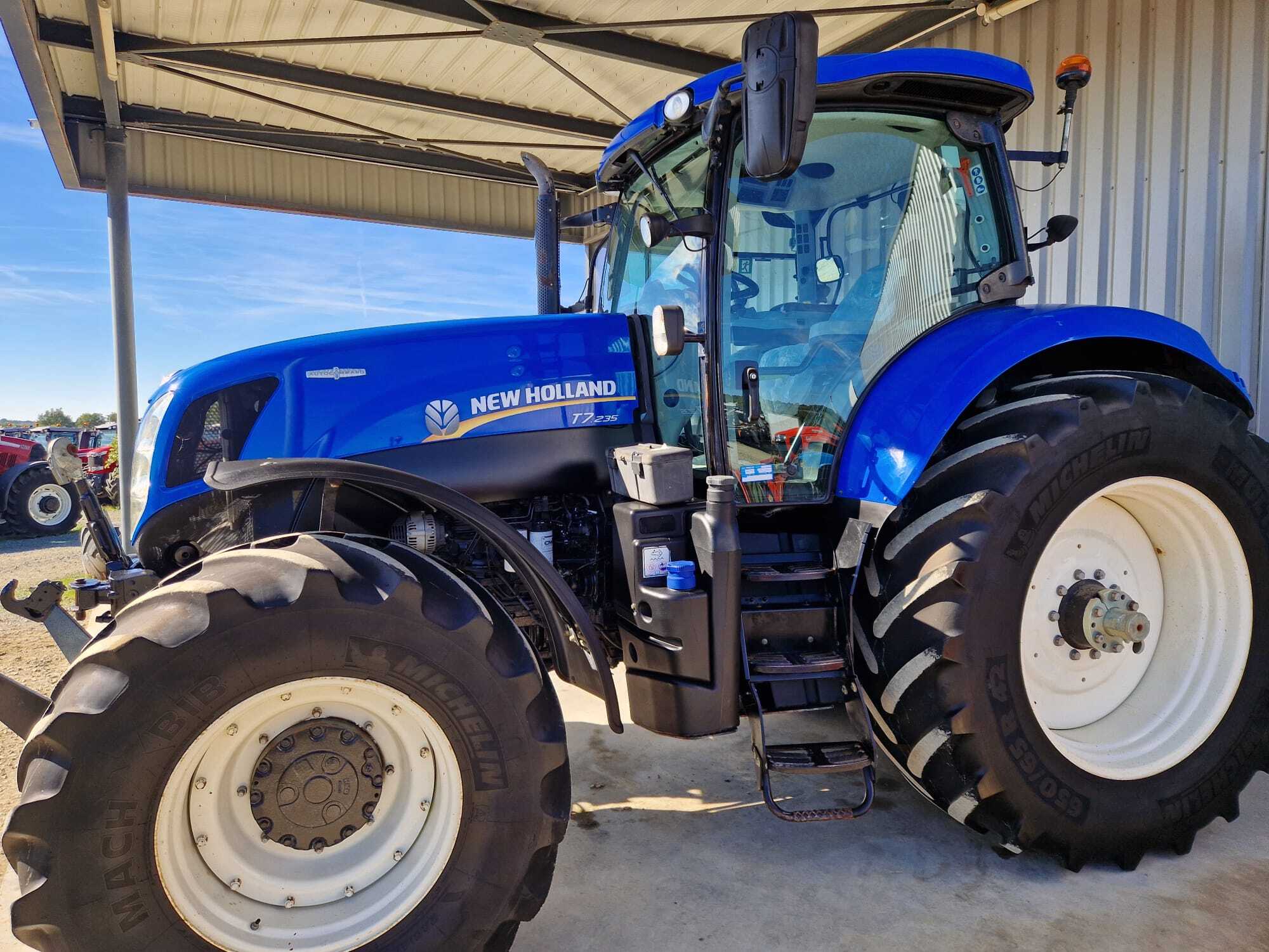 NEW HOLLAND T7.2305 AC