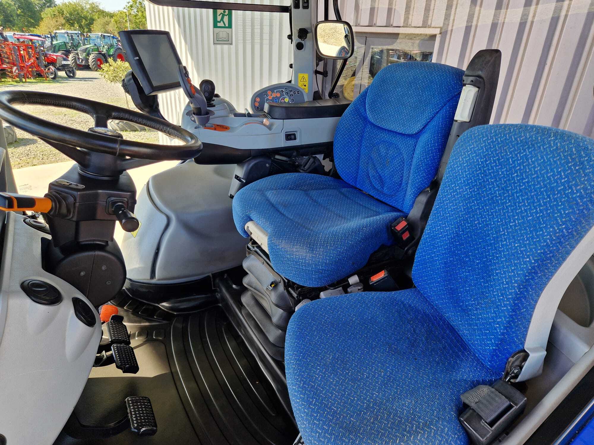 NEW HOLLAND T7.2305 AC