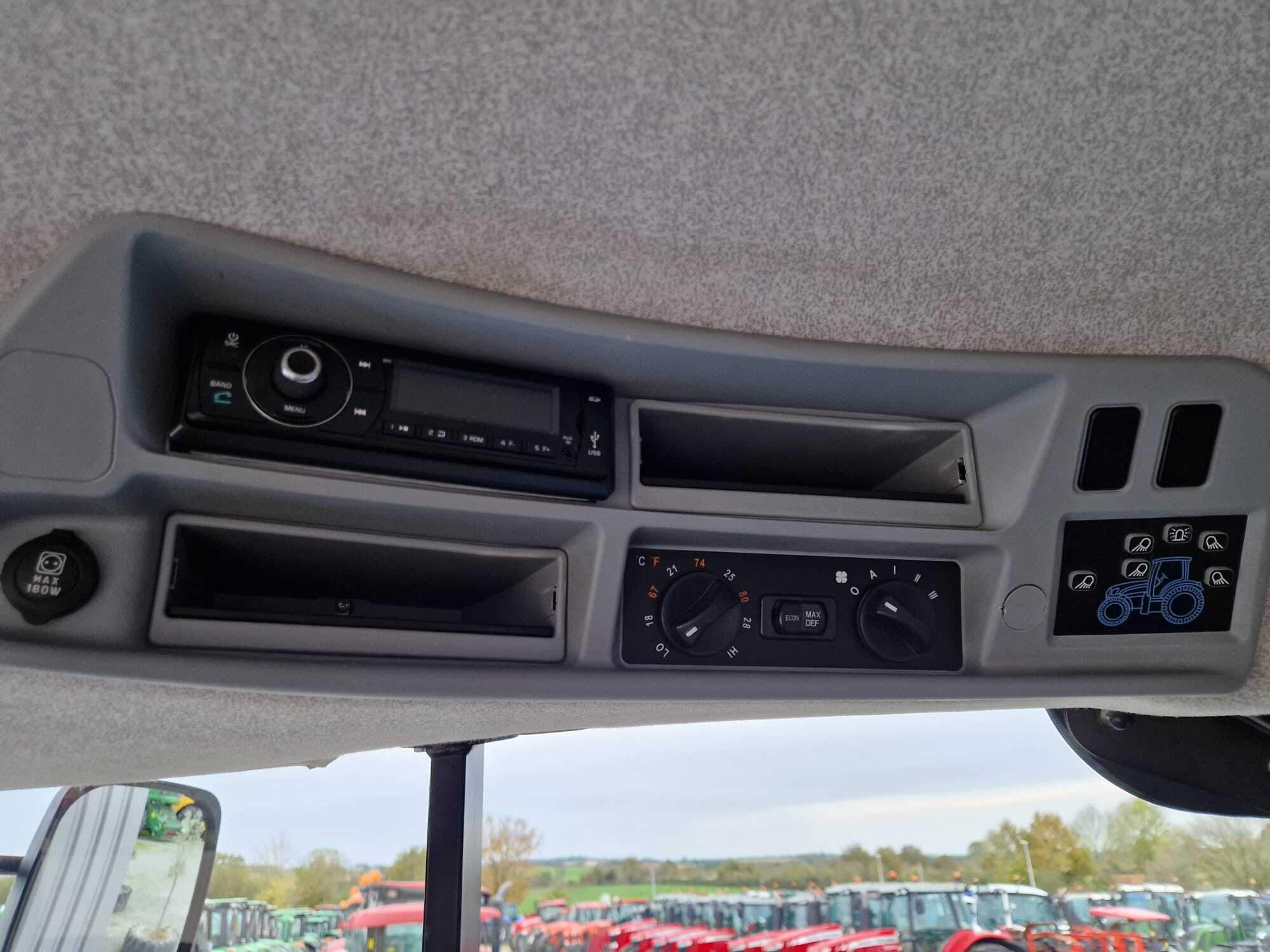 NEW HOLLAND T7.235 AC