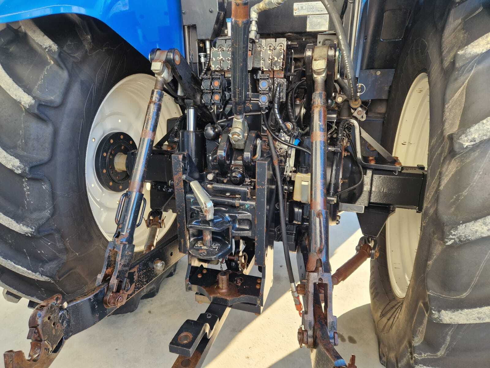 NEW HOLLAND T7.235 AC