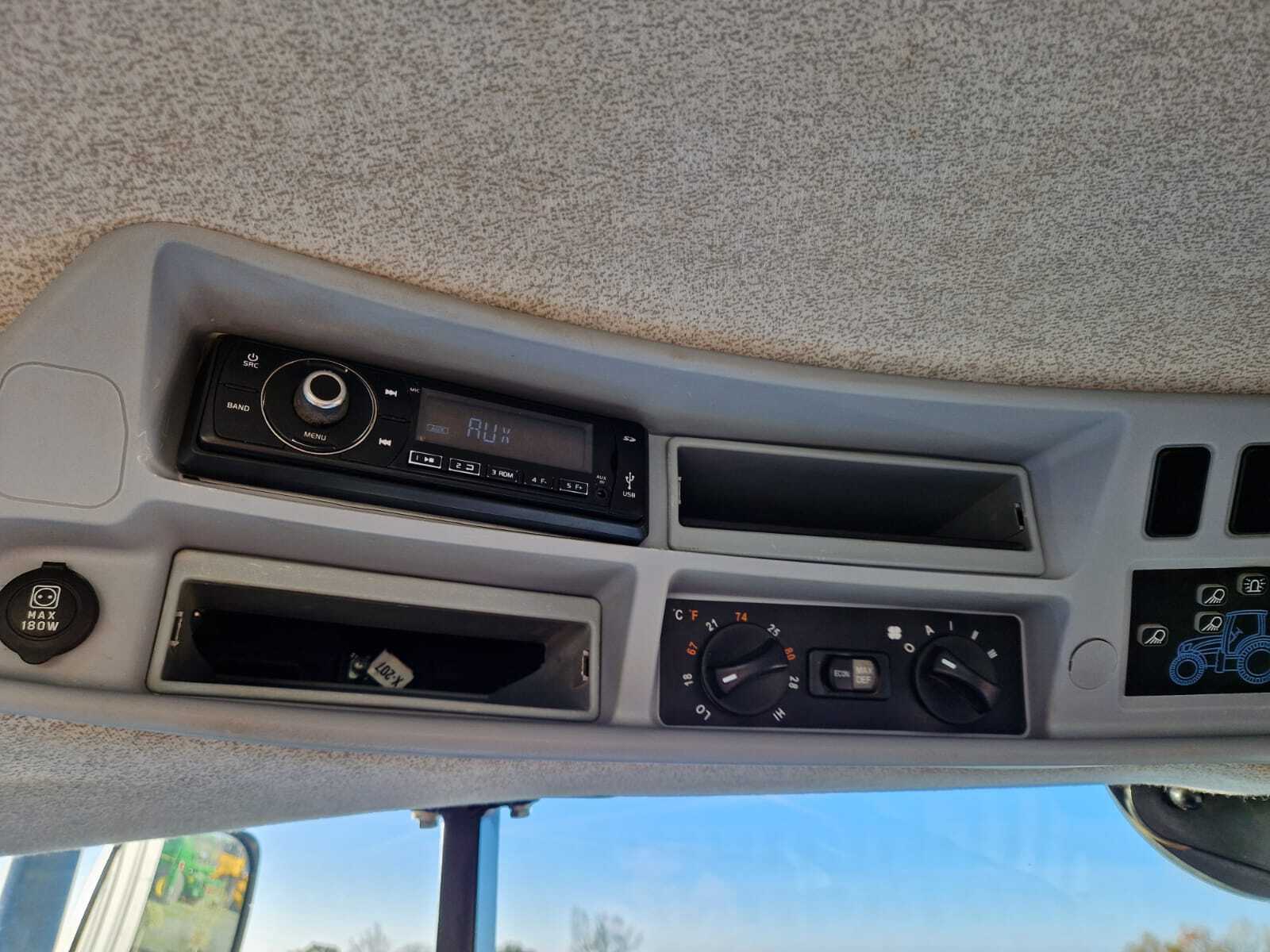 NEW HOLLAND T7.235 AC